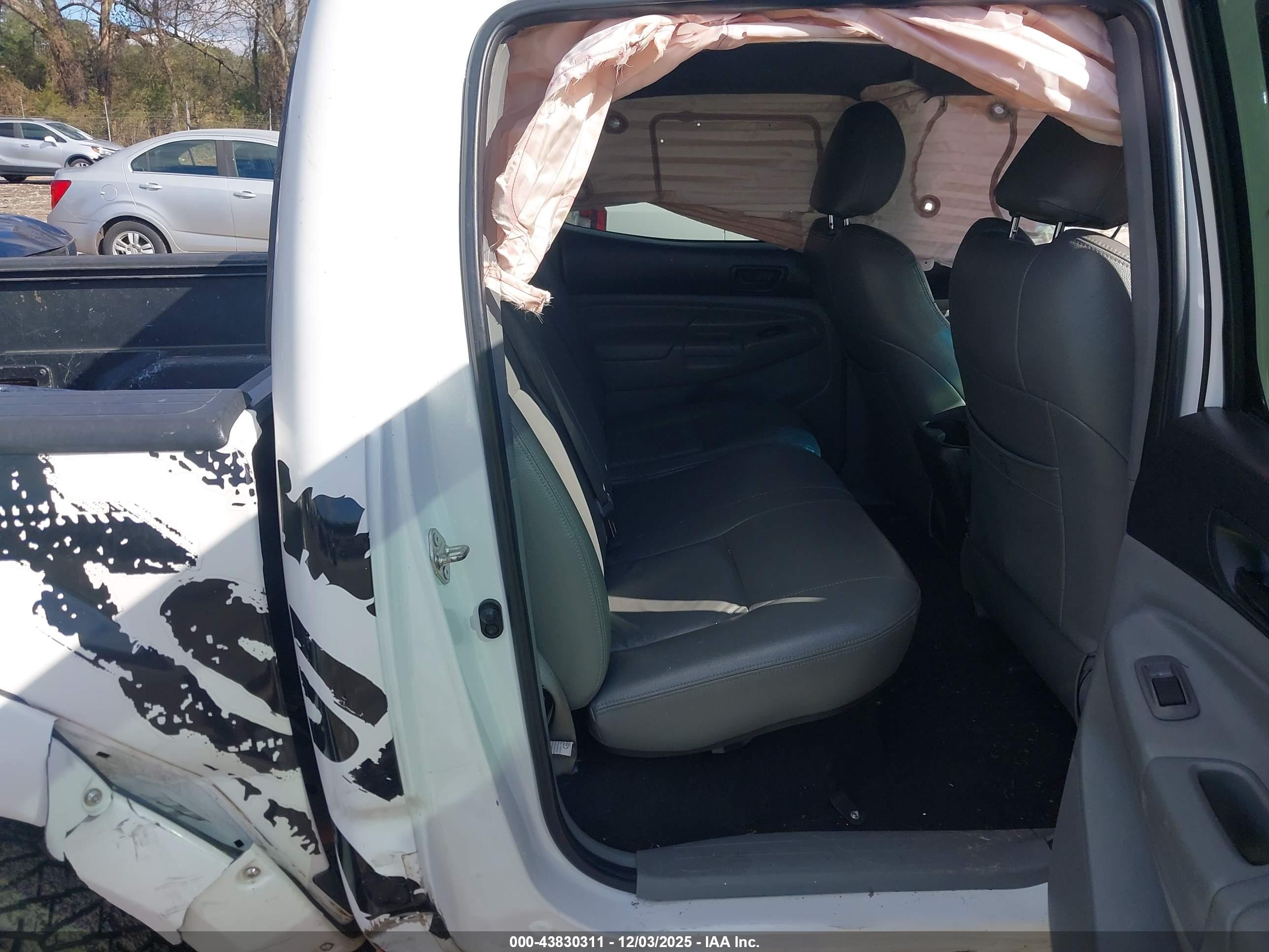 TOYOTA TACOMA image 8