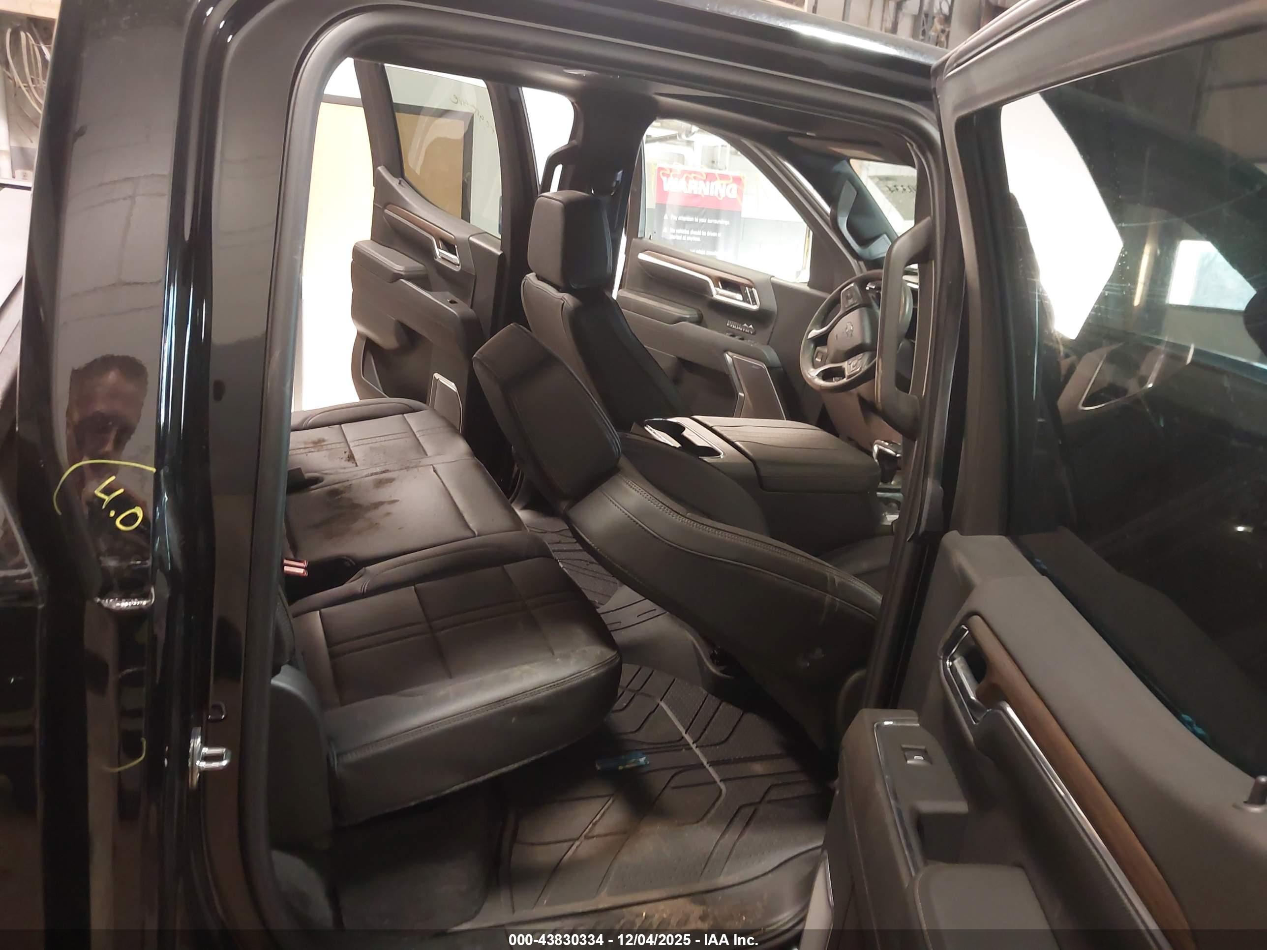 CHEVROLET SILVERADO image 8