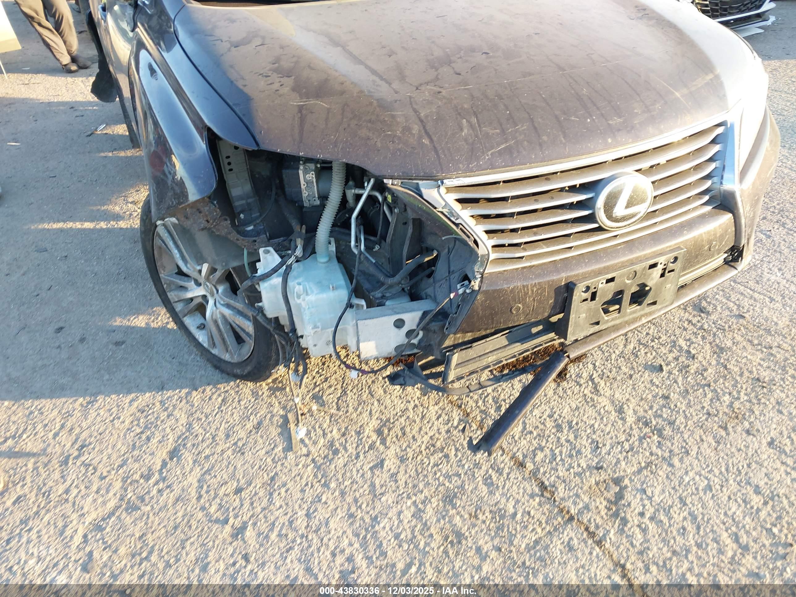LEXUS RX image 6
