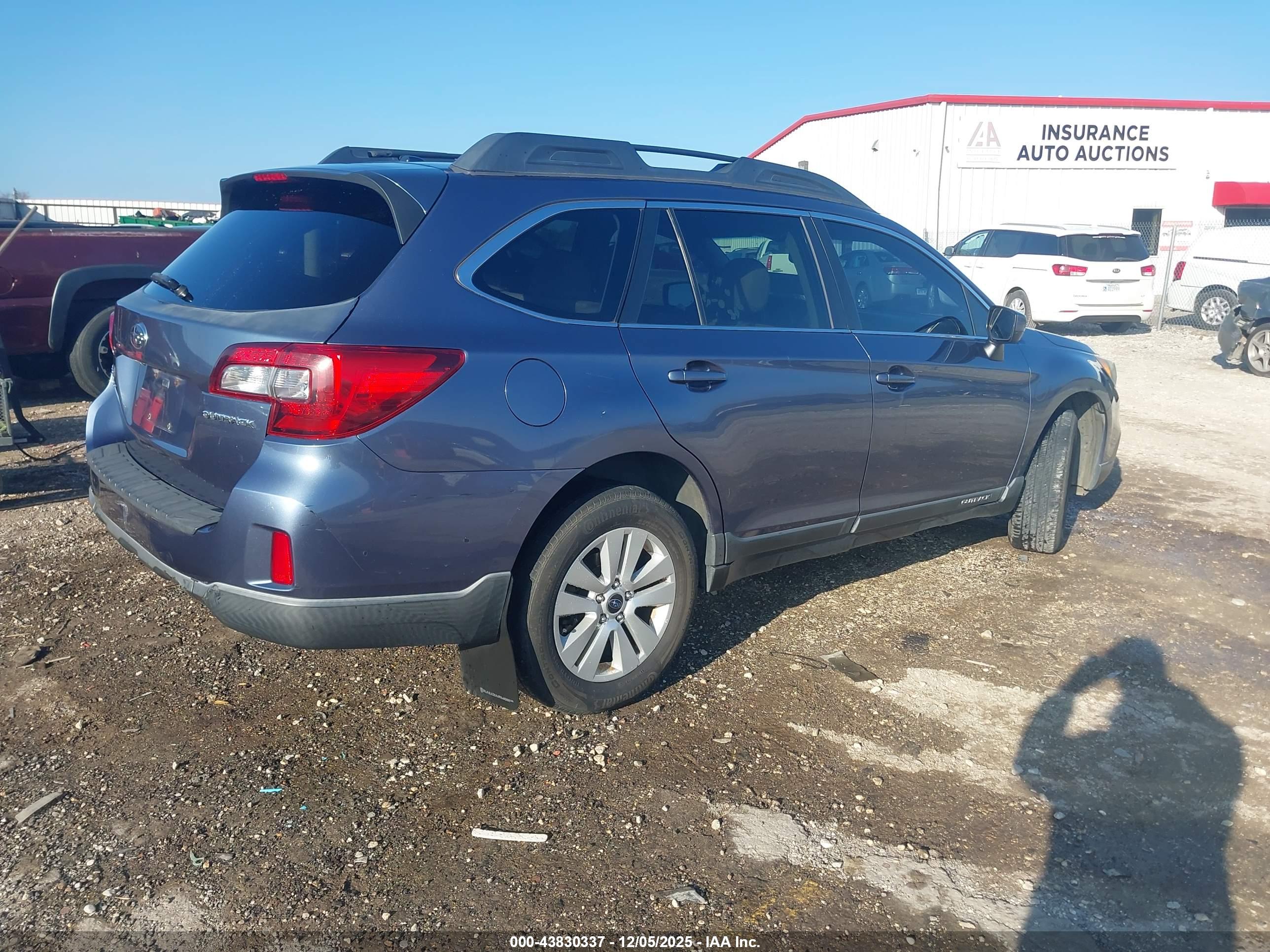 SUBARU OUTBACK image 4