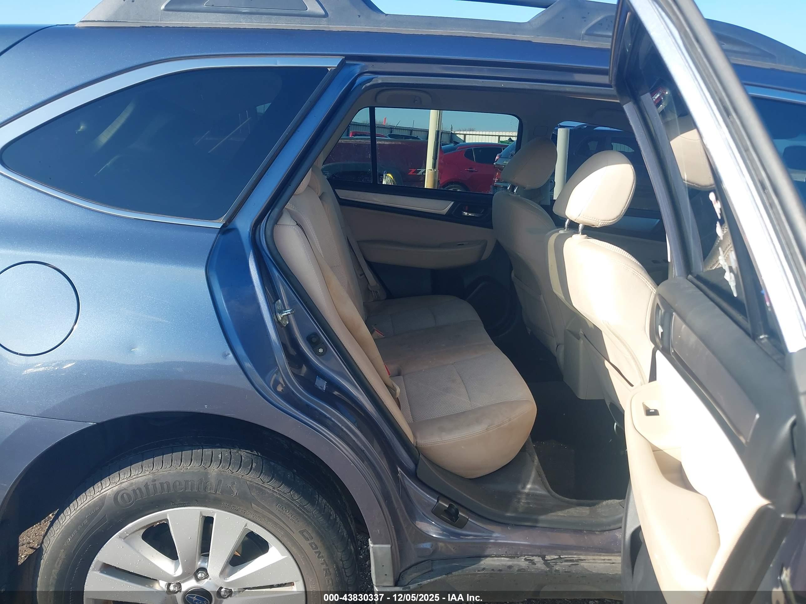 SUBARU OUTBACK image 8