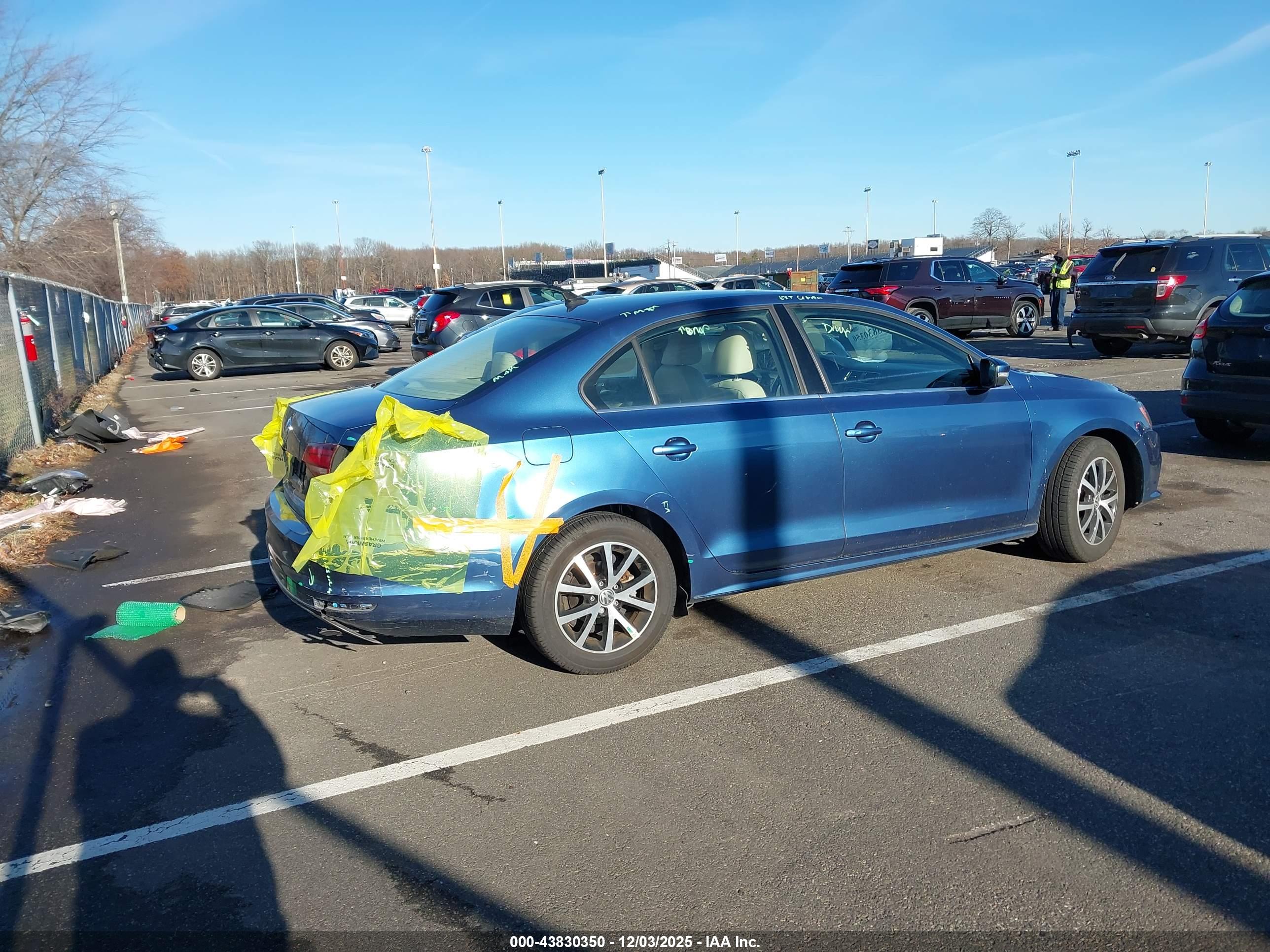 VOLKSWAGEN JETTA image 4