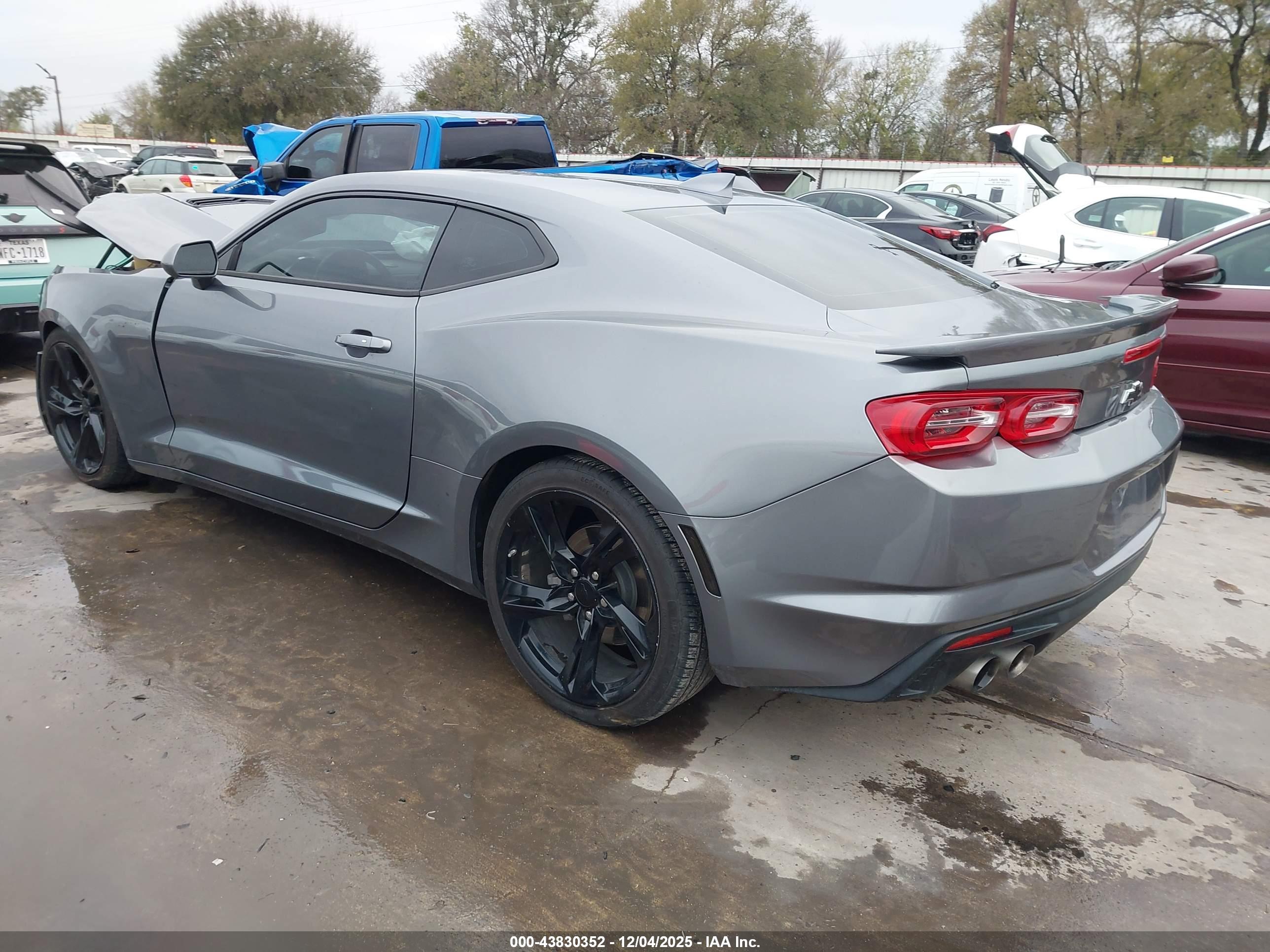 CHEVROLET CAMARO image 3