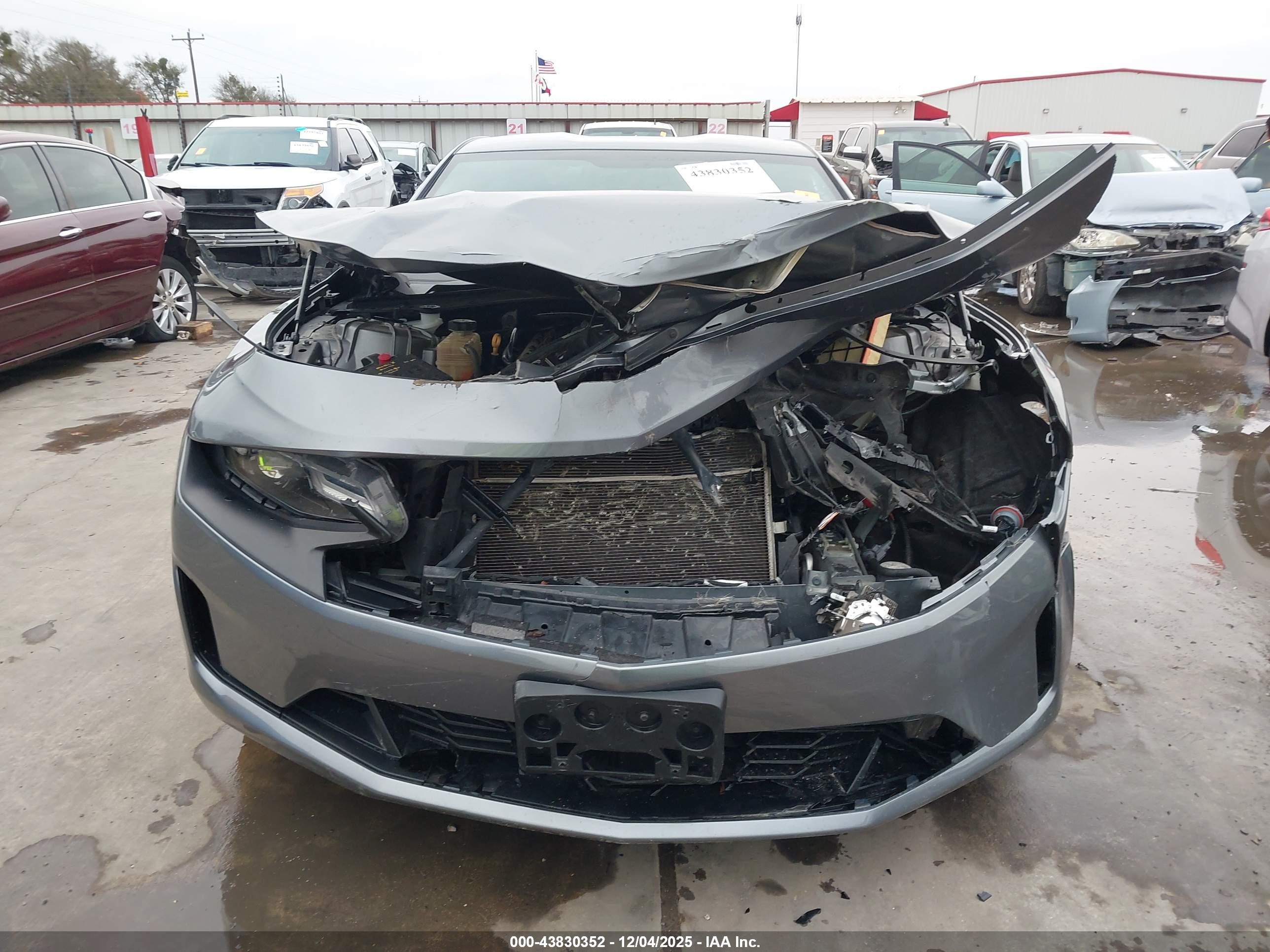 CHEVROLET CAMARO image 6