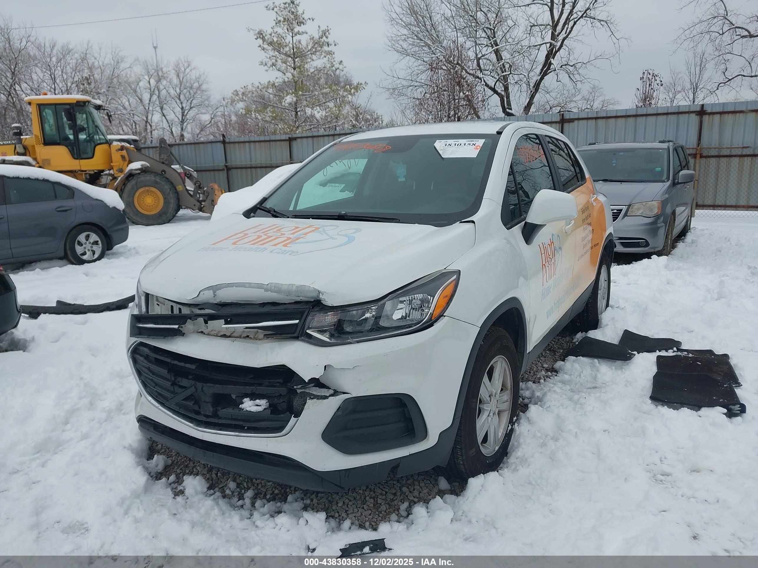 CHEVROLET TRAX image 2