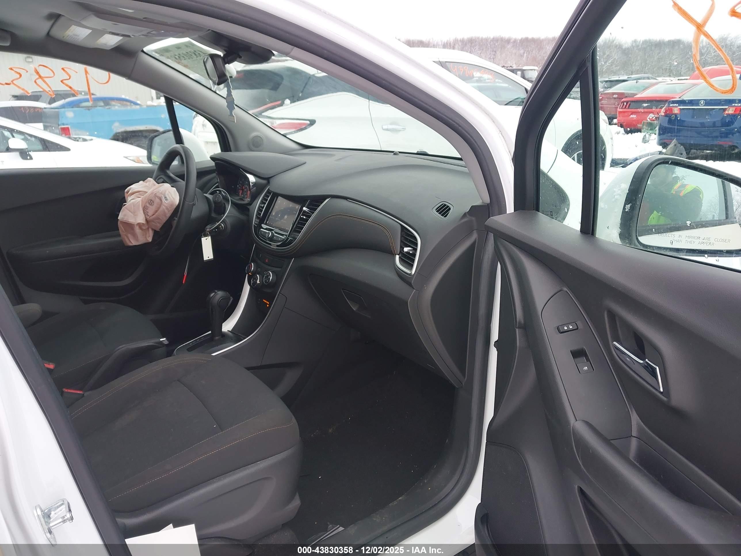 CHEVROLET TRAX image 5