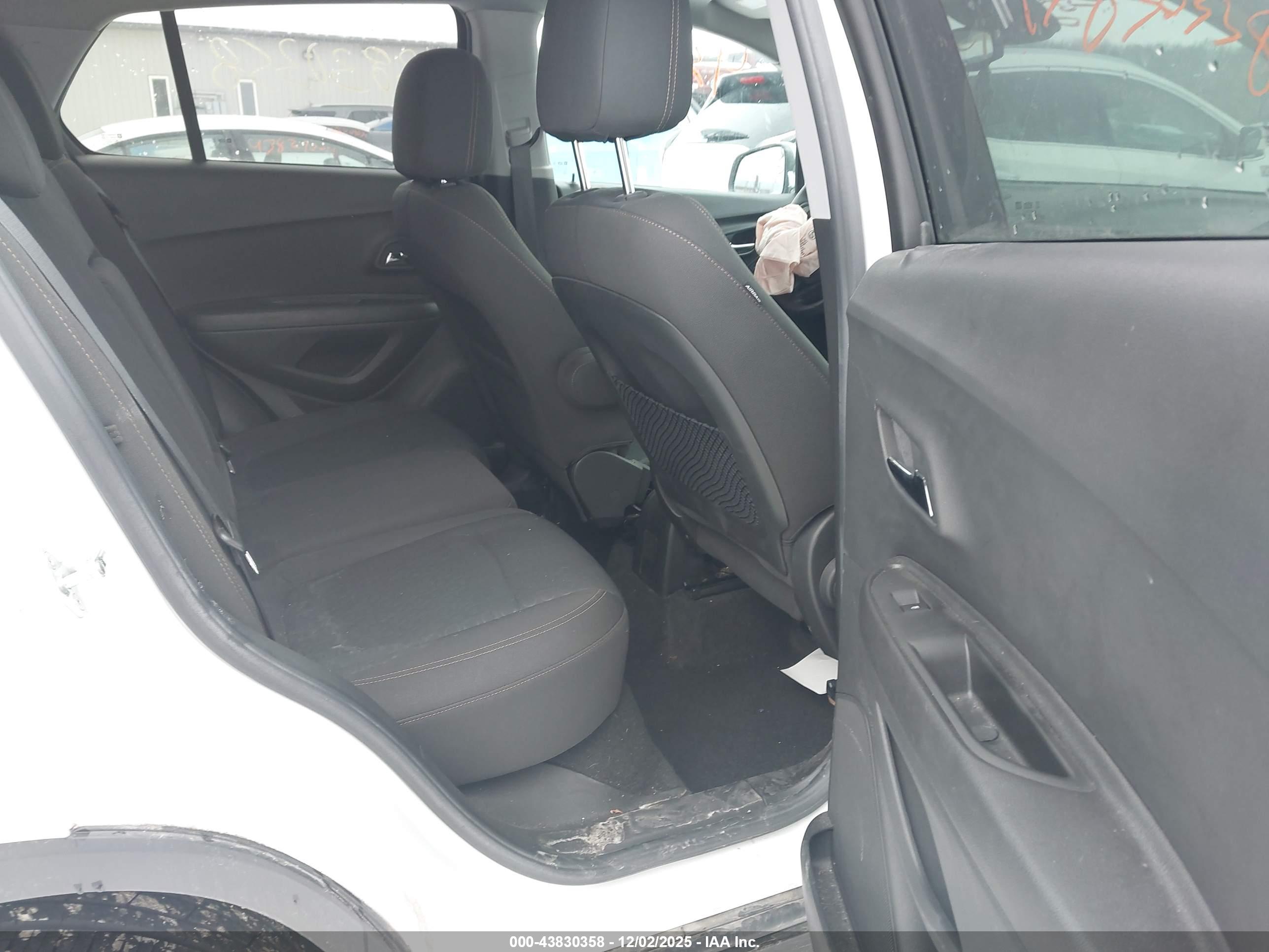CHEVROLET TRAX image 8