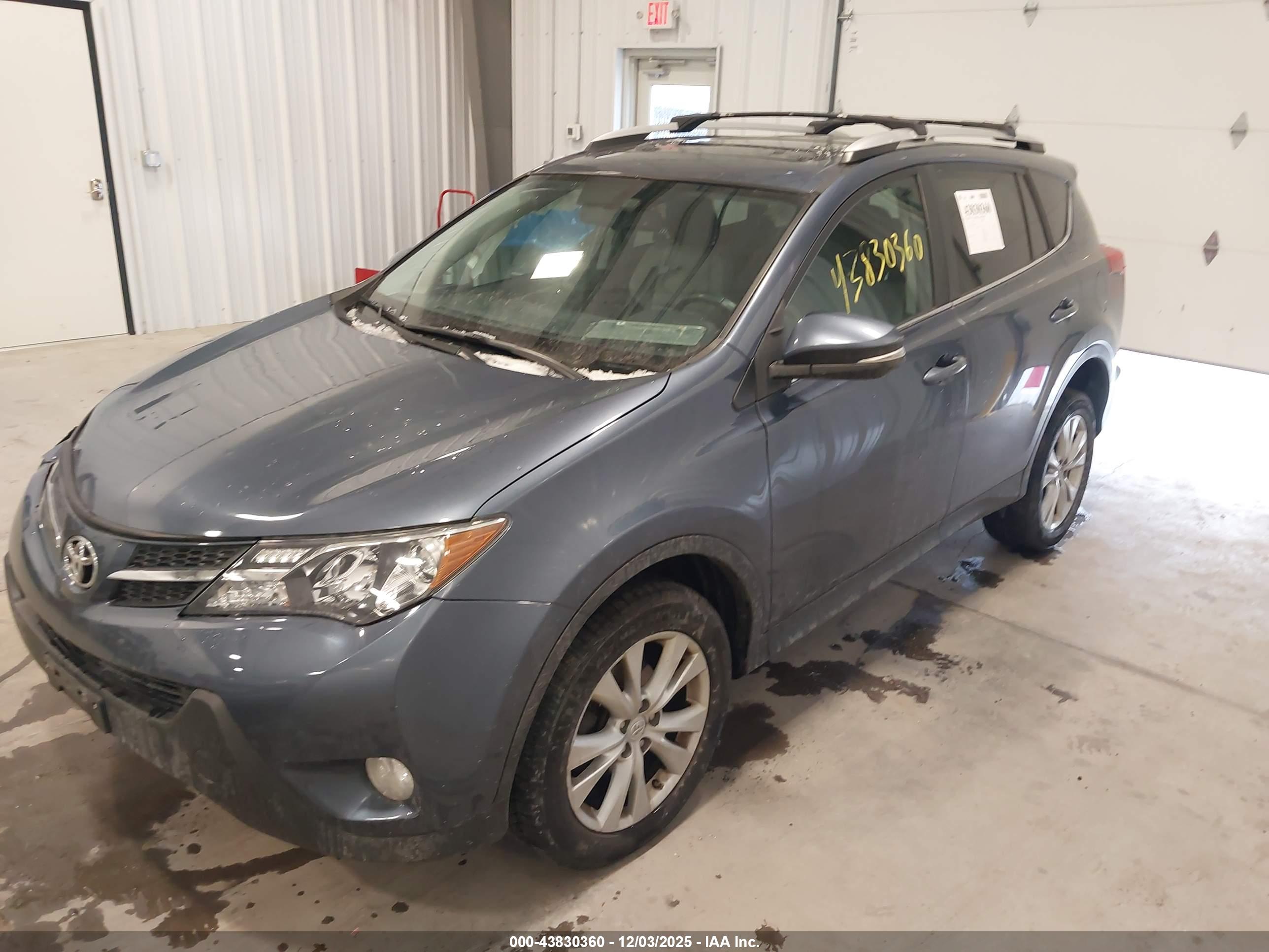 TOYOTA RAV4 image 2