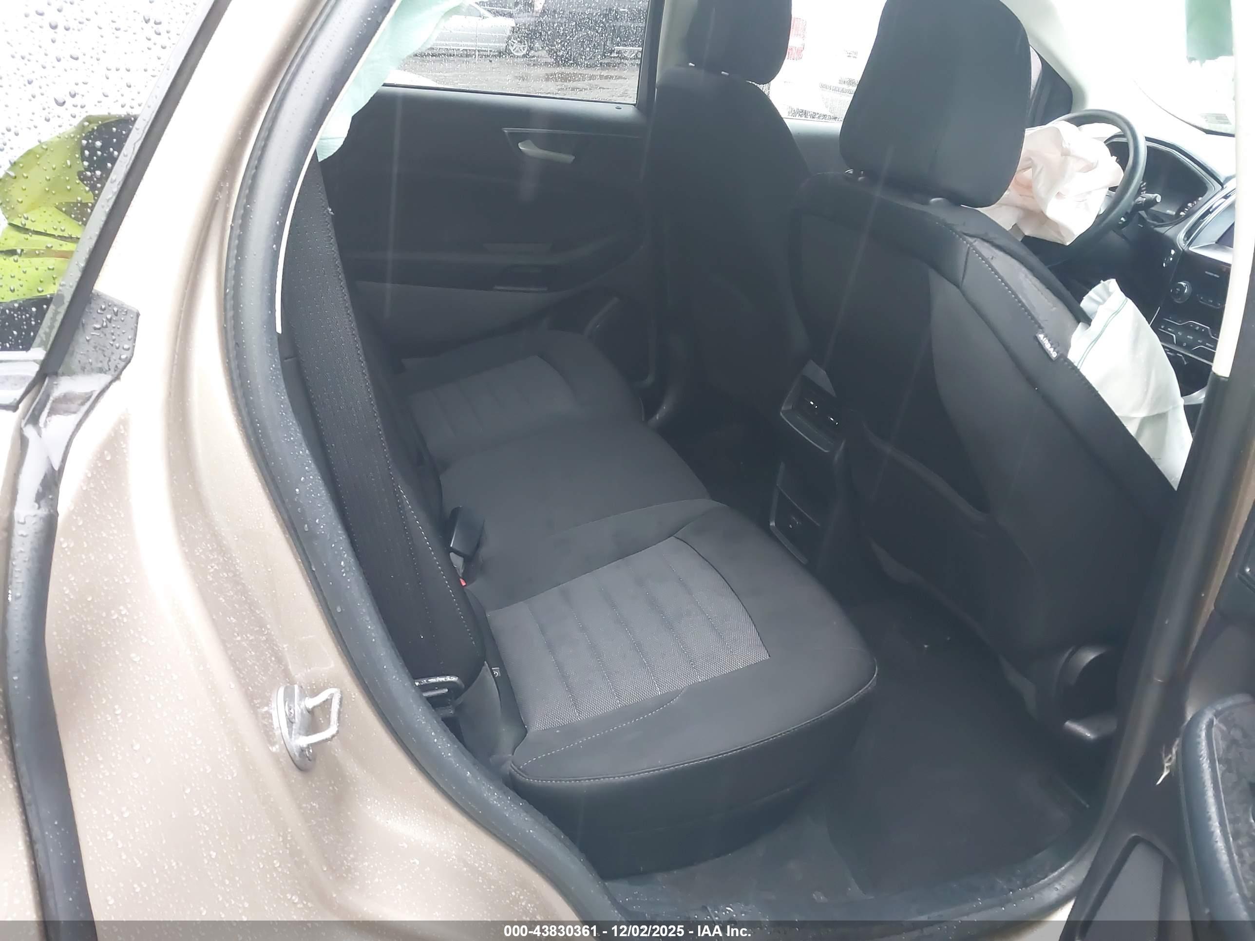 FORD EDGE image 8