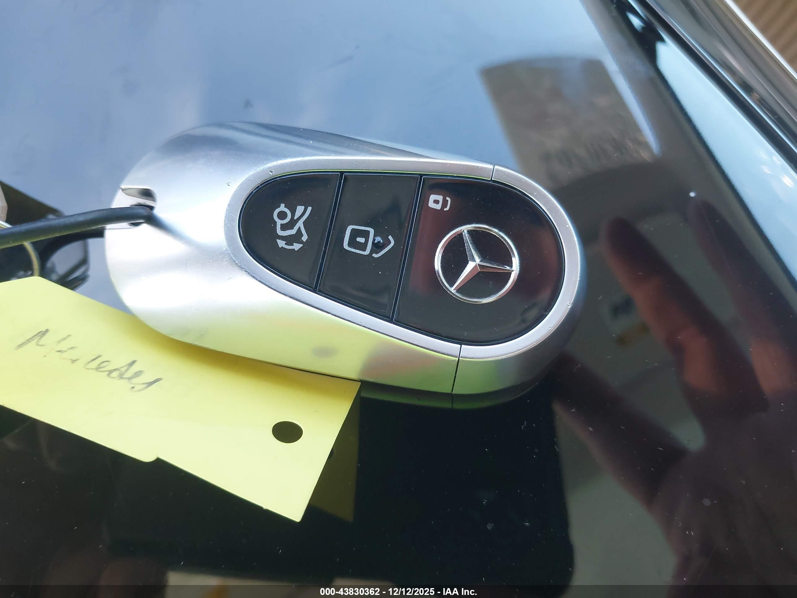 MERCEDES-BENZ EQS image 11