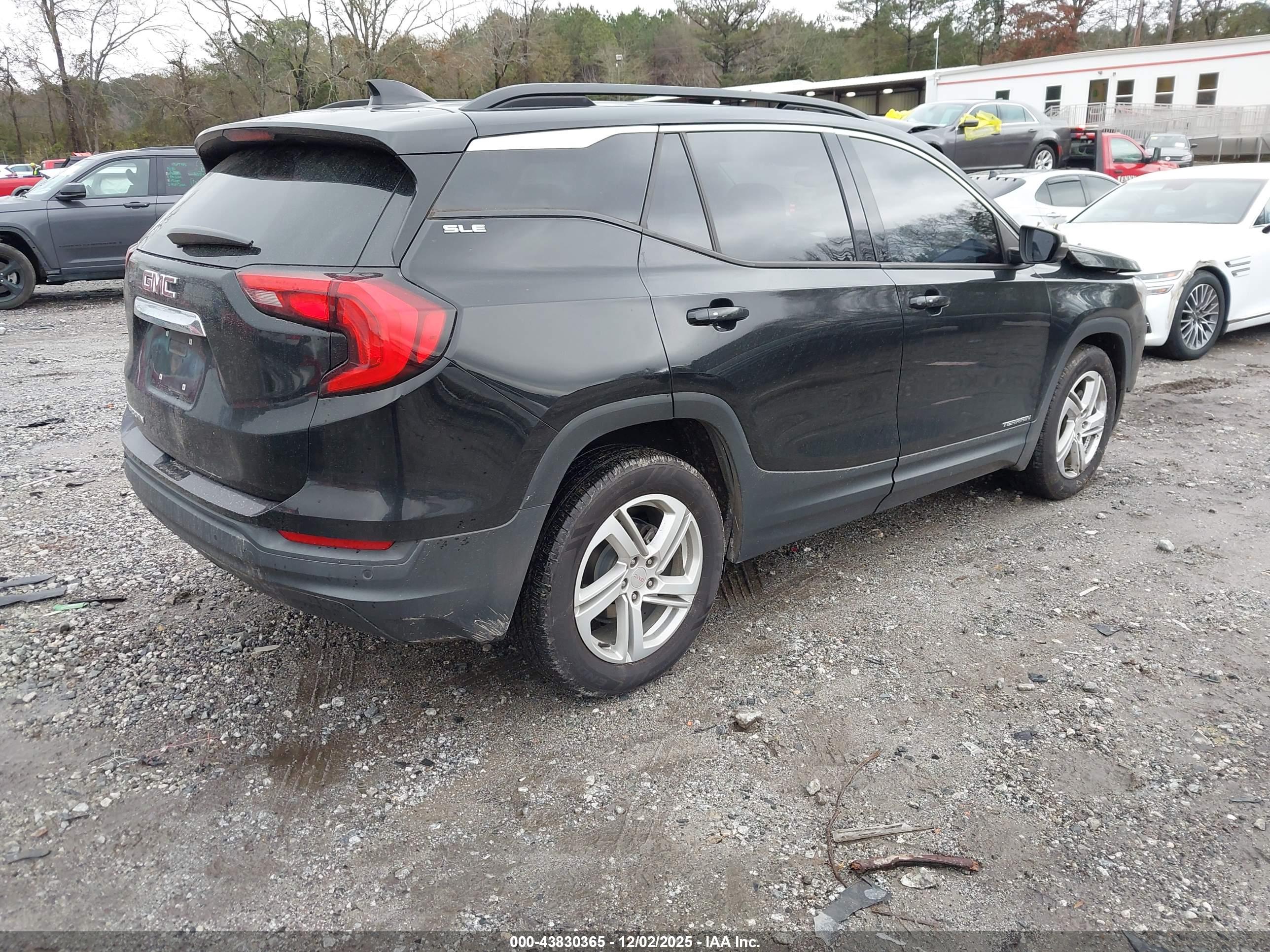 GMC TERRAIN image 4