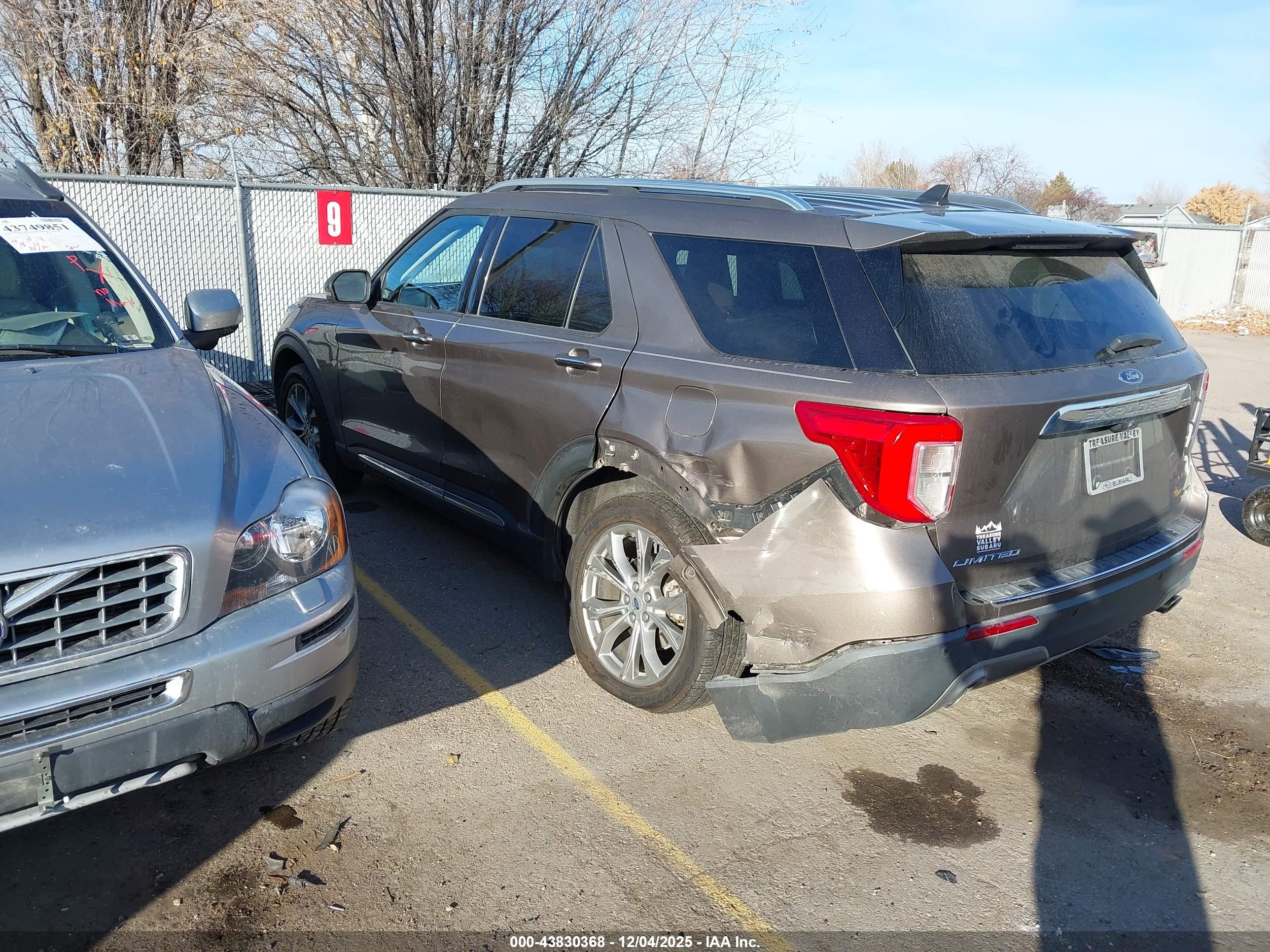 FORD EXPLORER image 3