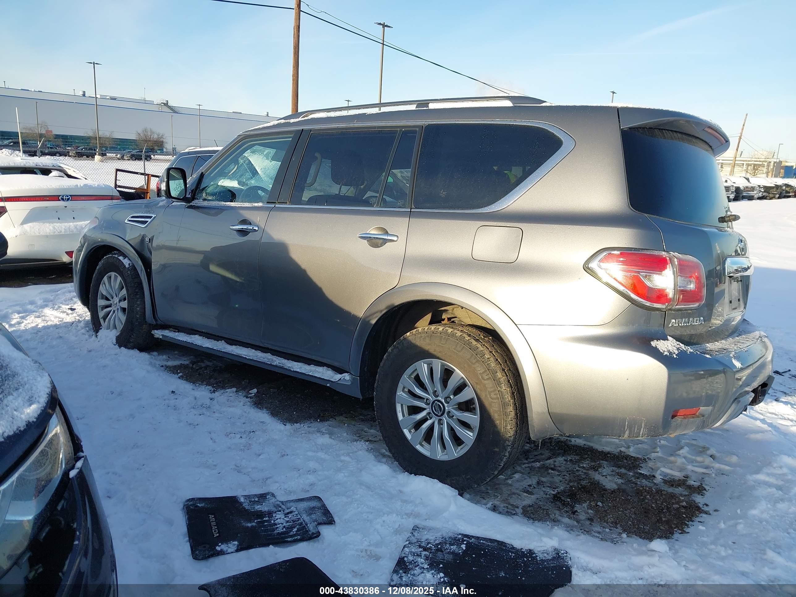 NISSAN ARMADA image 3