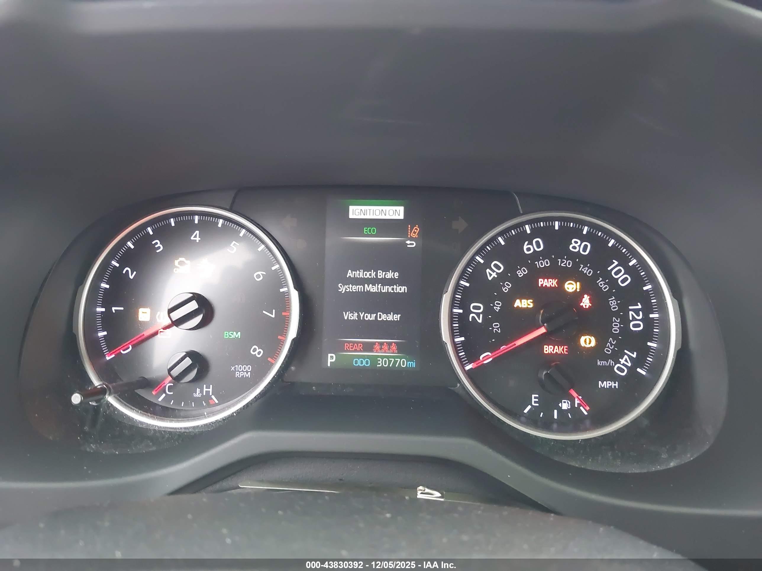 TOYOTA RAV4 image 7
