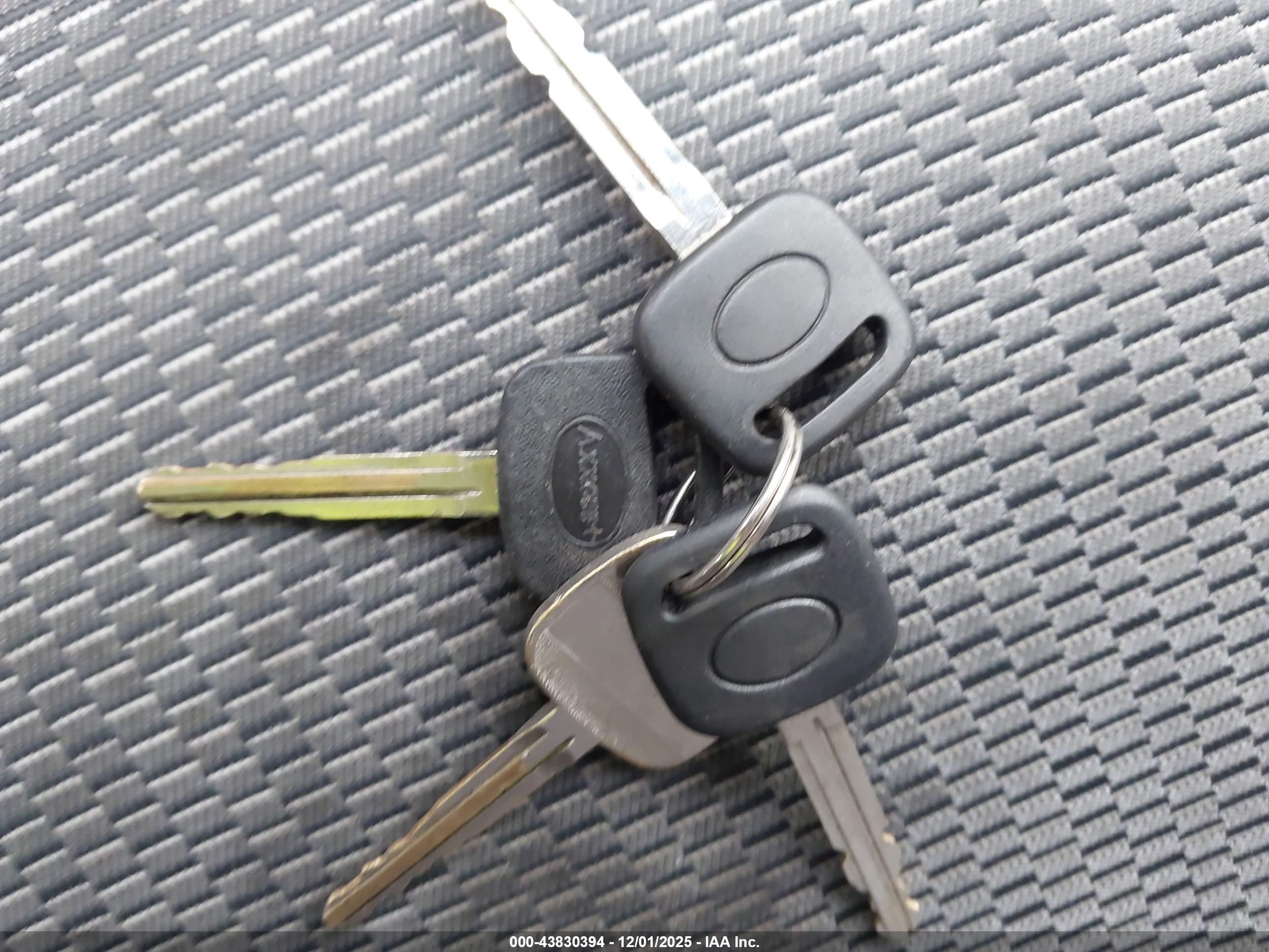 TOYOTA RAV4 image 11