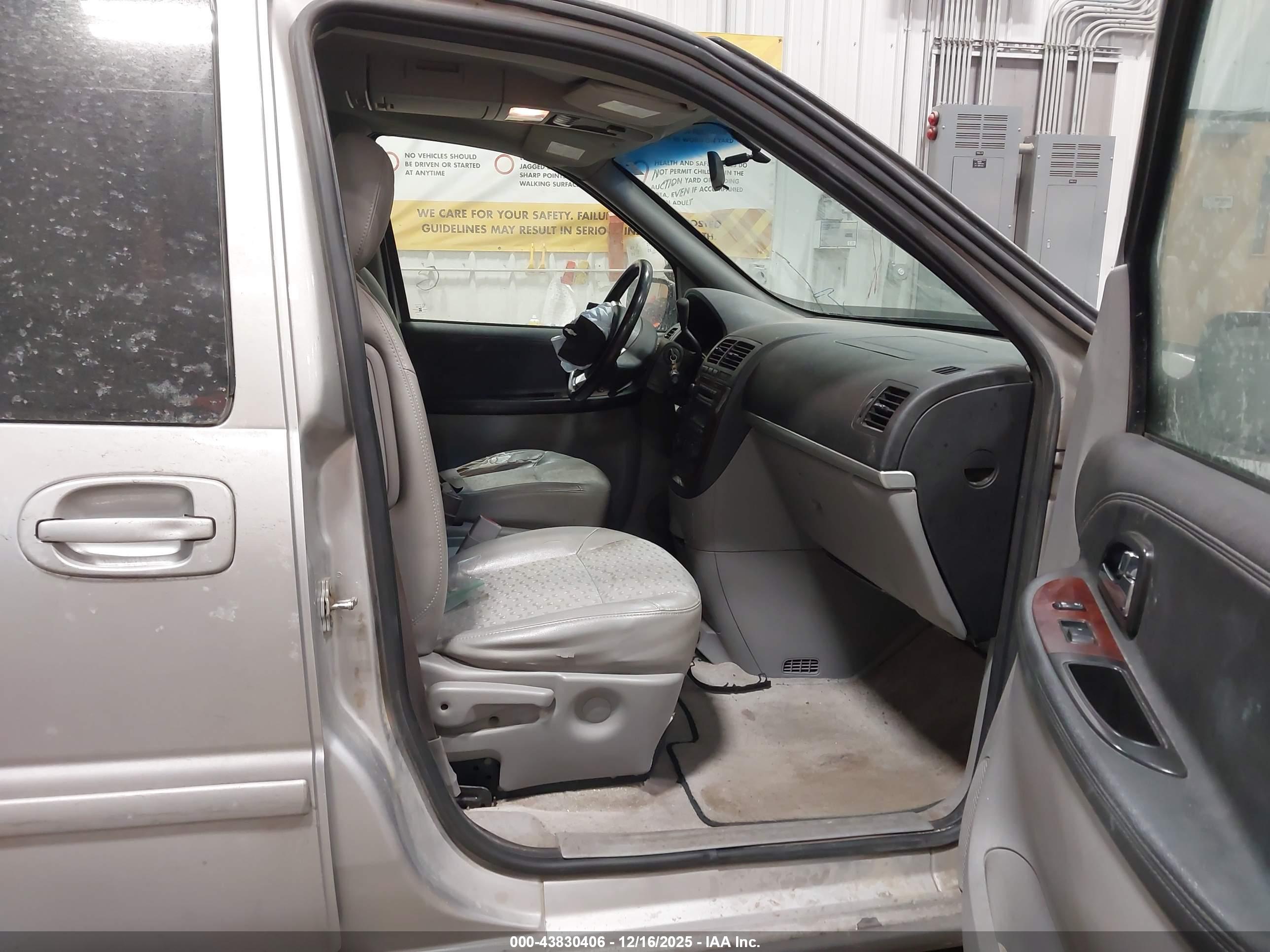 CHEVROLET UPLANDER image 5