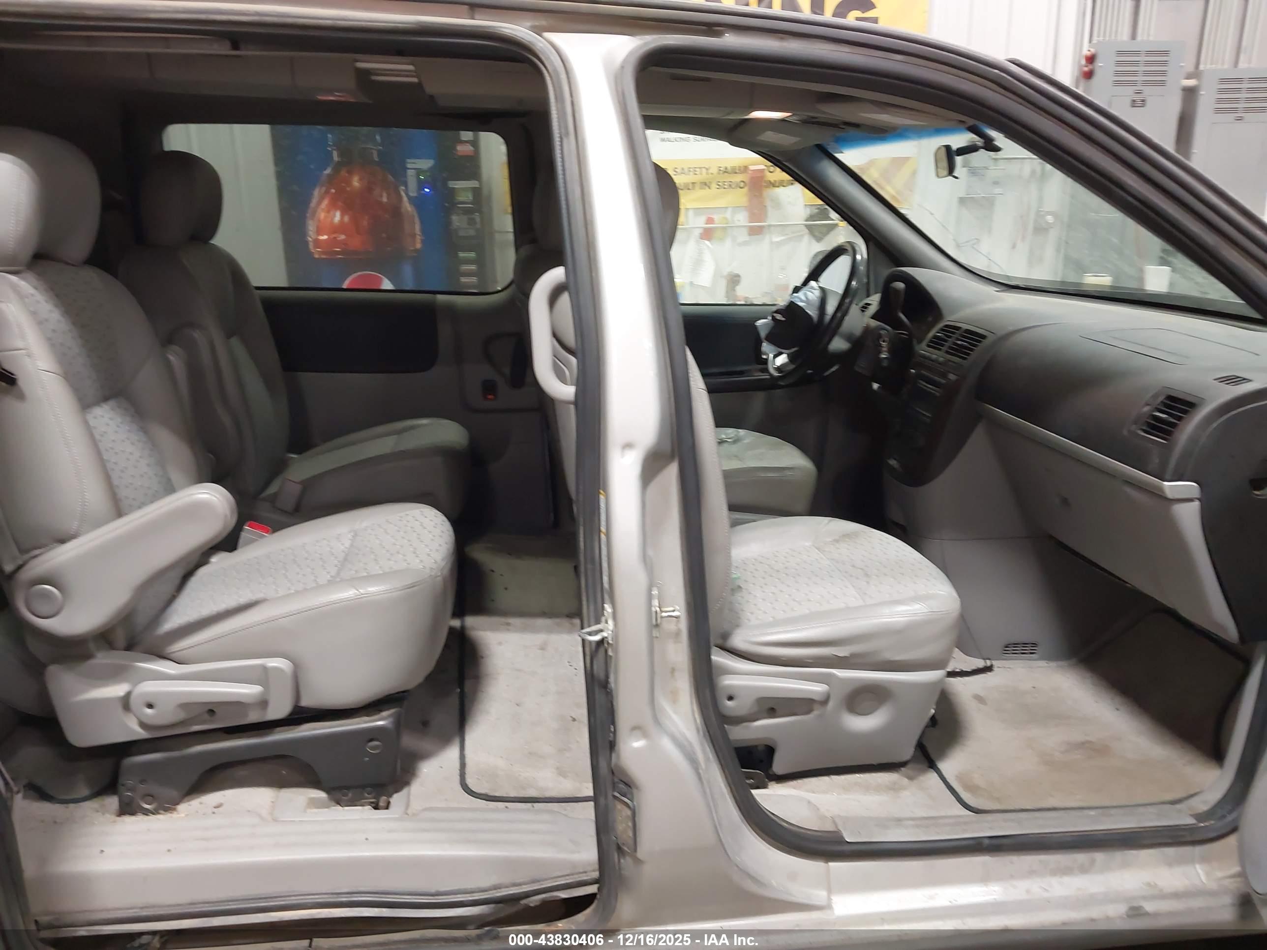 CHEVROLET UPLANDER image 8
