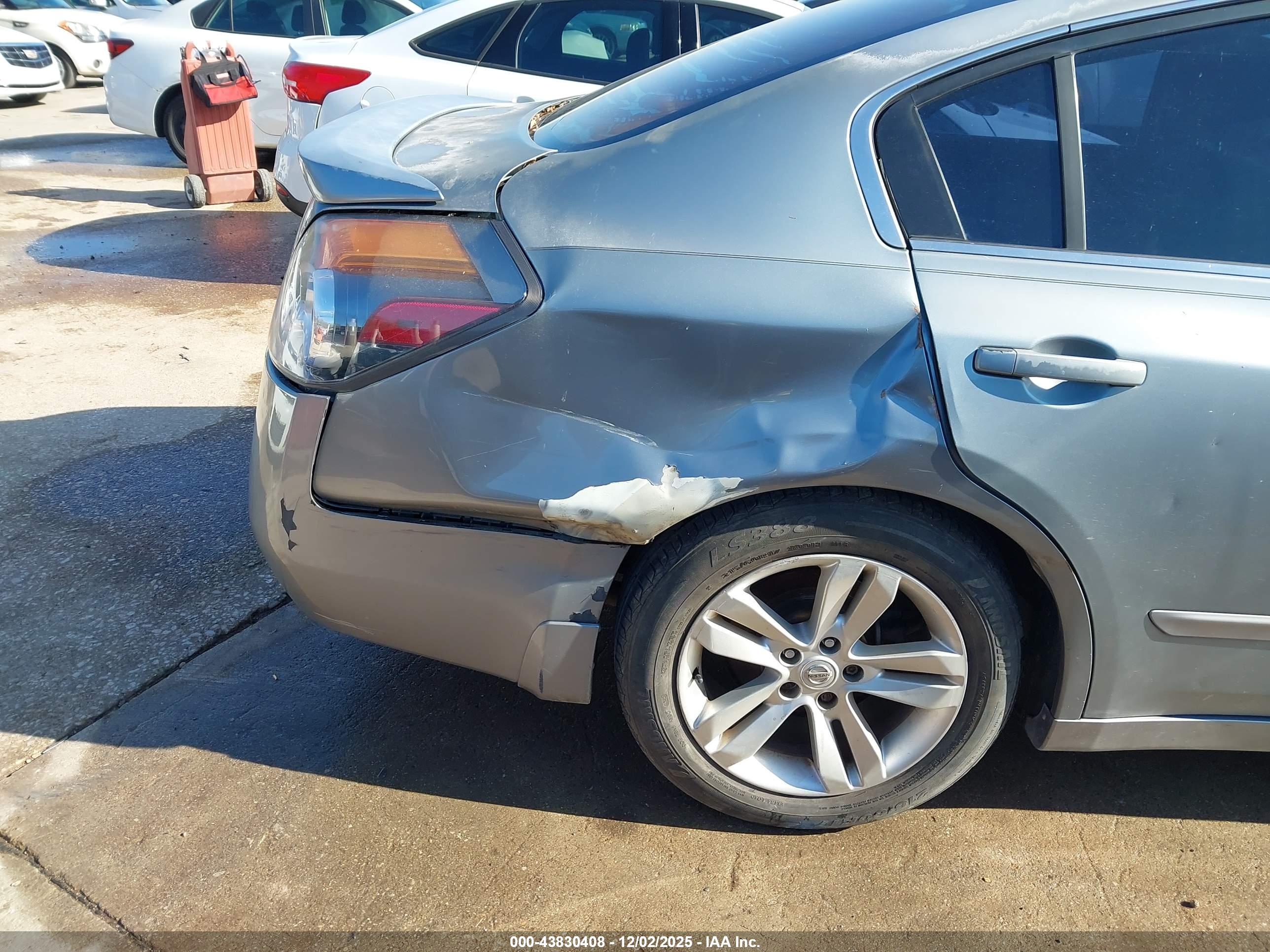 NISSAN ALTIMA image 6