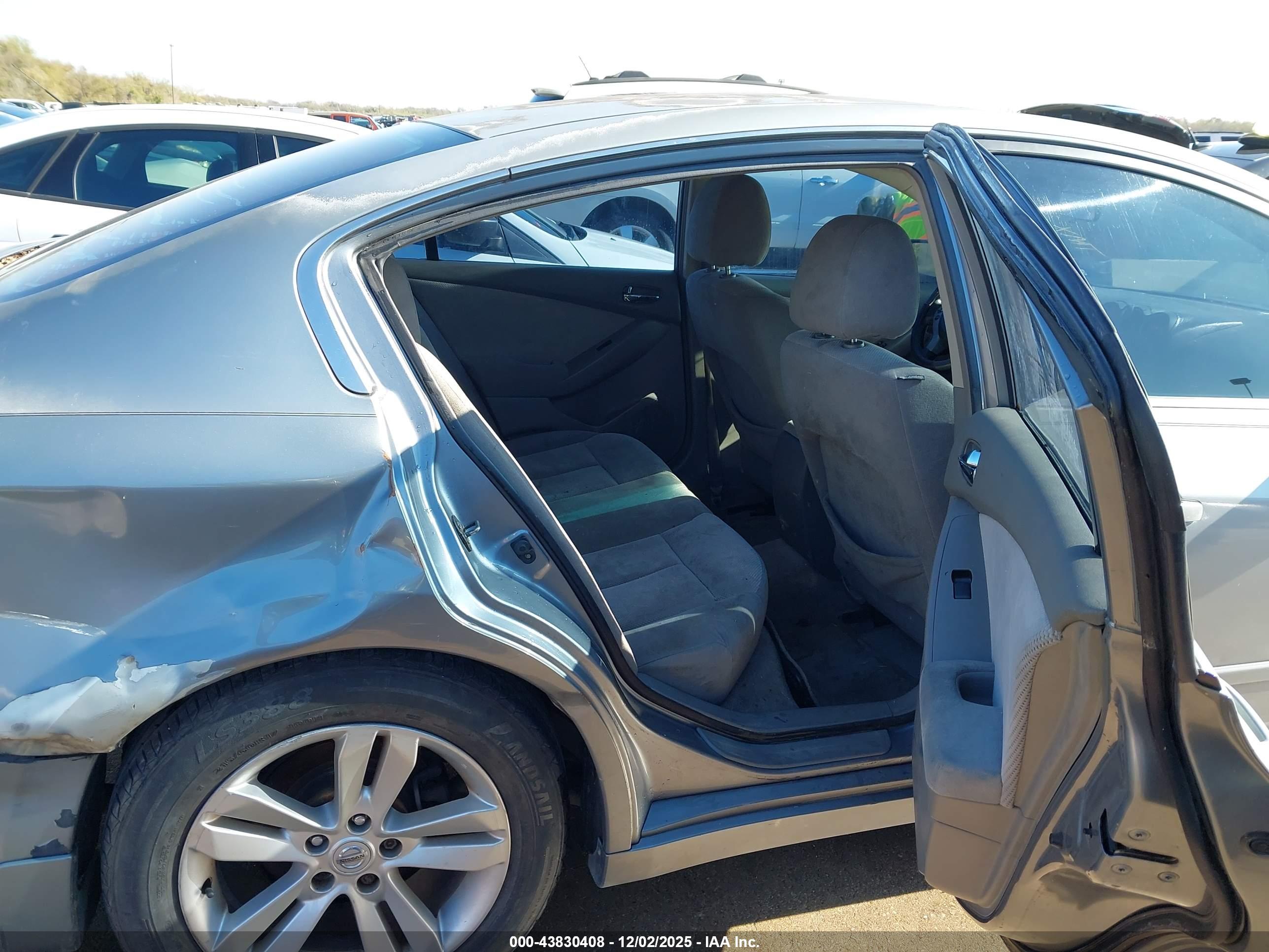 NISSAN ALTIMA image 8
