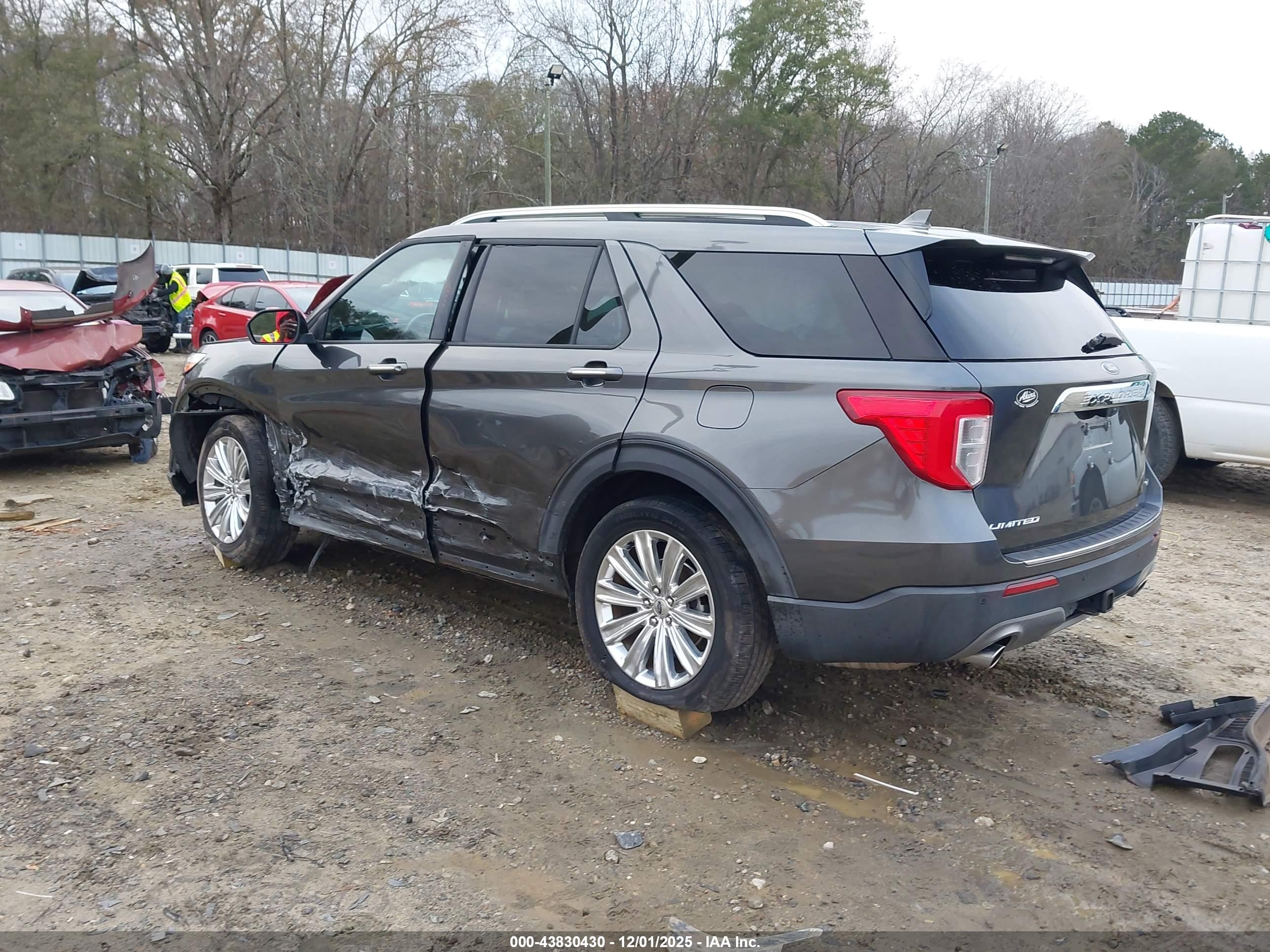 FORD EXPLORER image 3