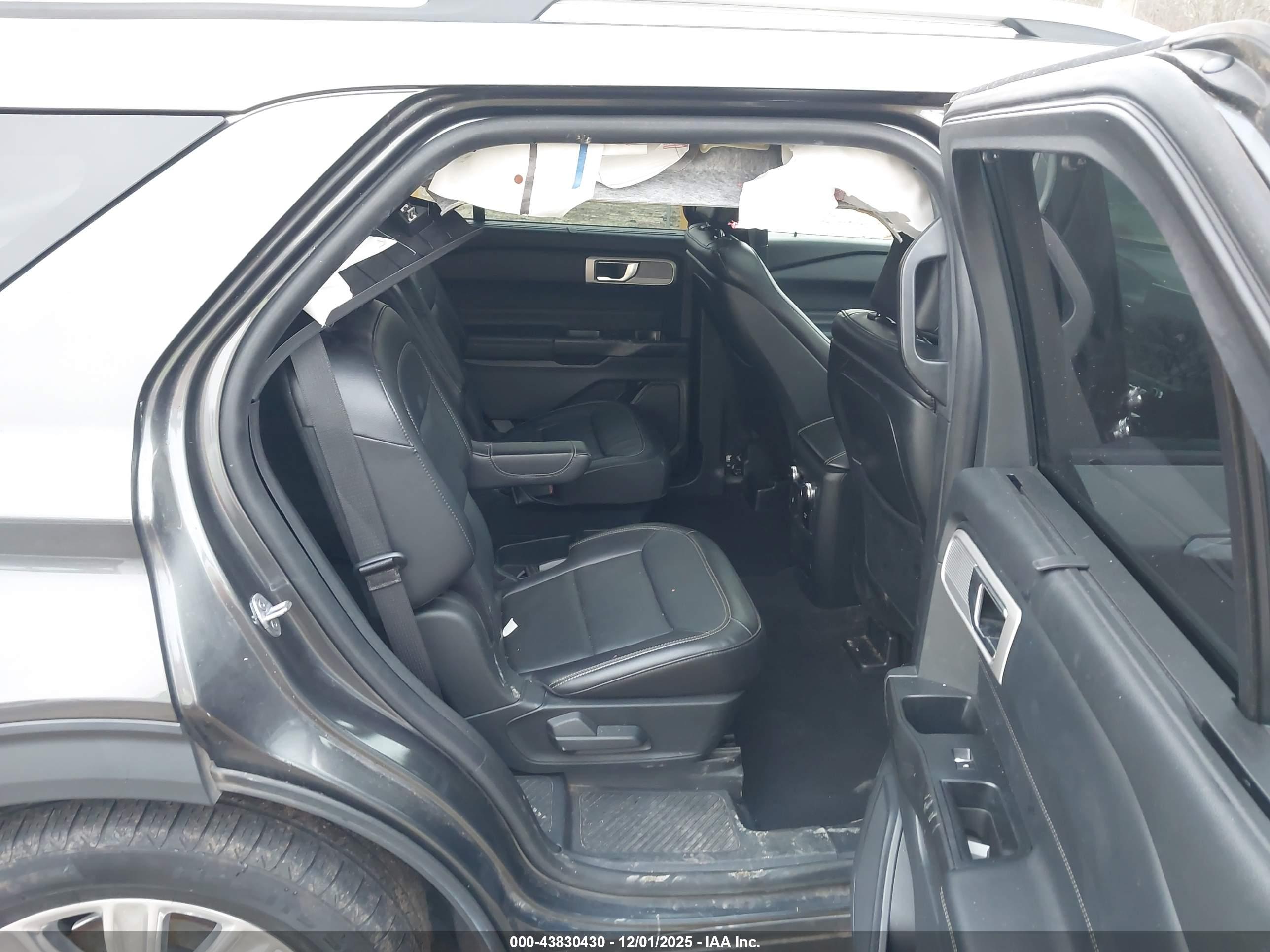 FORD EXPLORER image 8