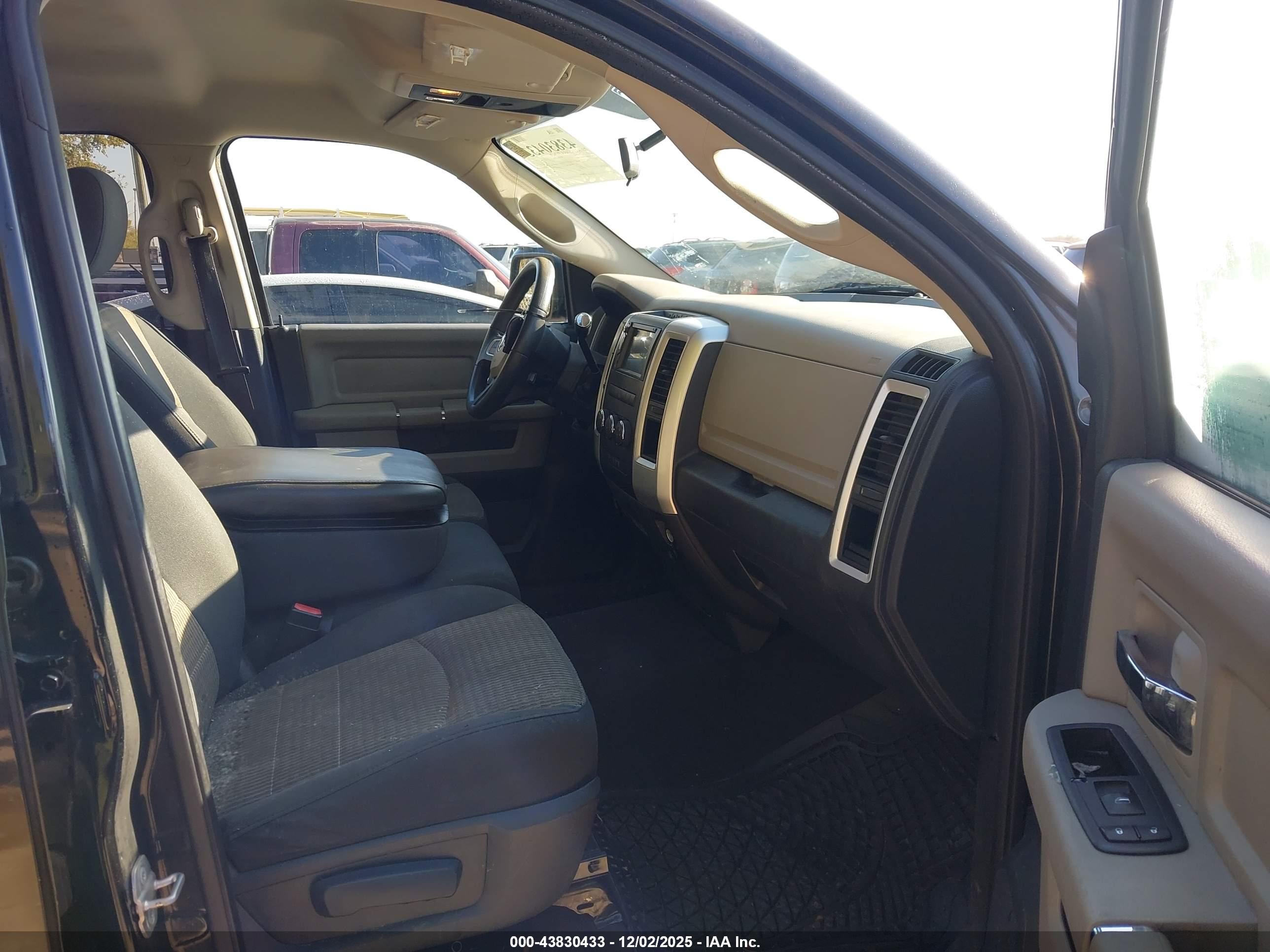 DODGE RAM image 5