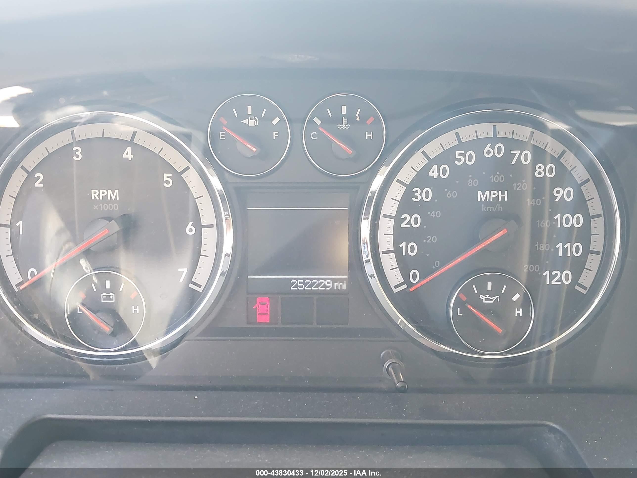 DODGE RAM image 7