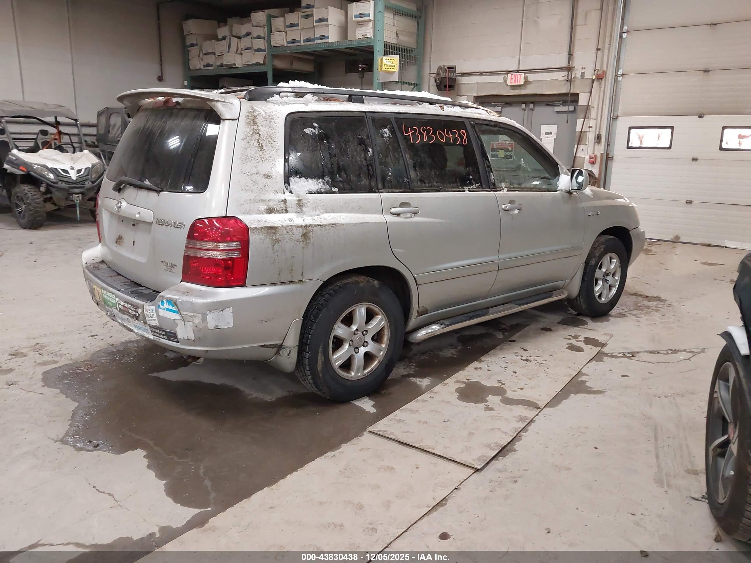 TOYOTA HIGHLANDER image 4
