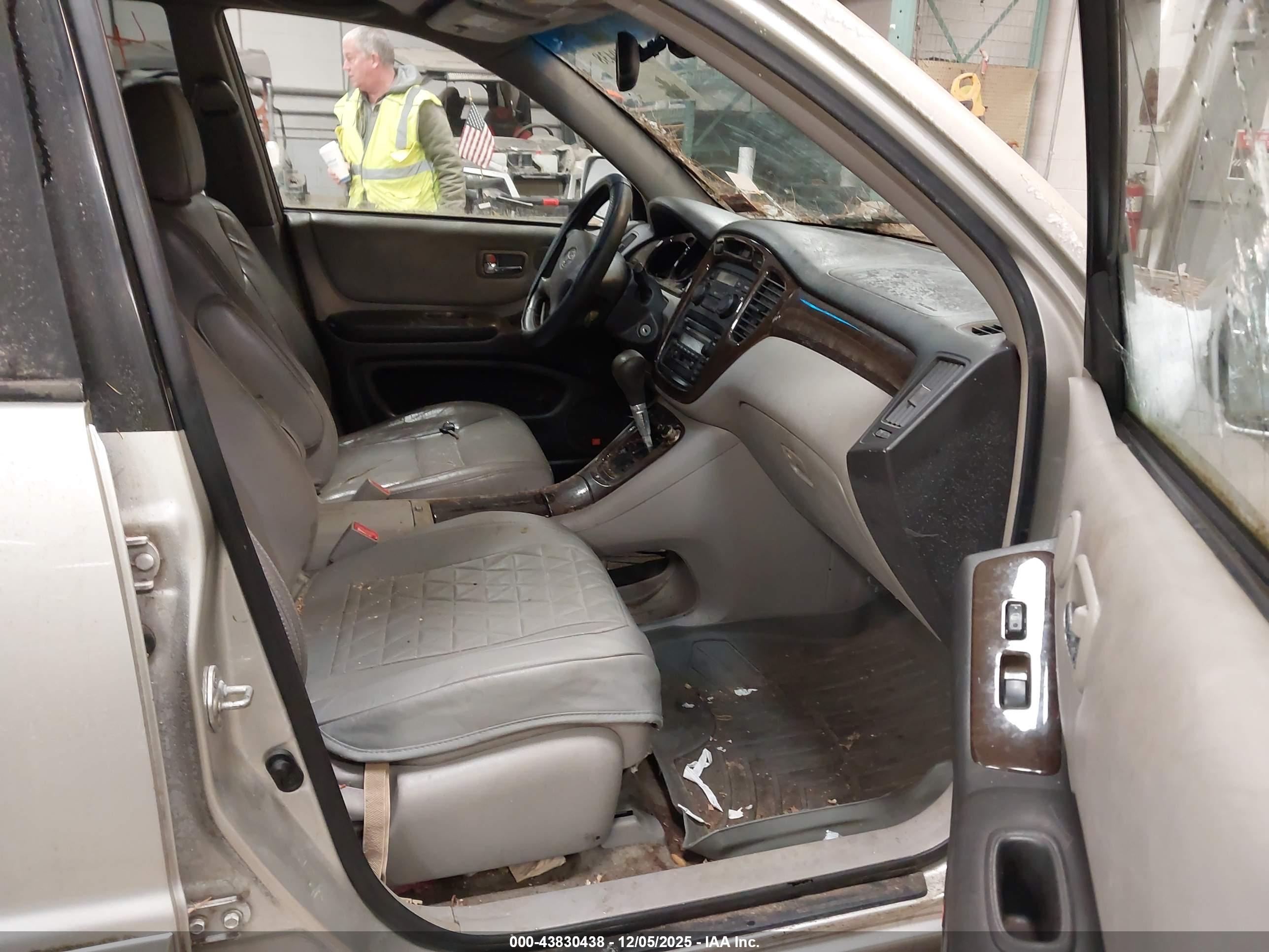 TOYOTA HIGHLANDER image 5