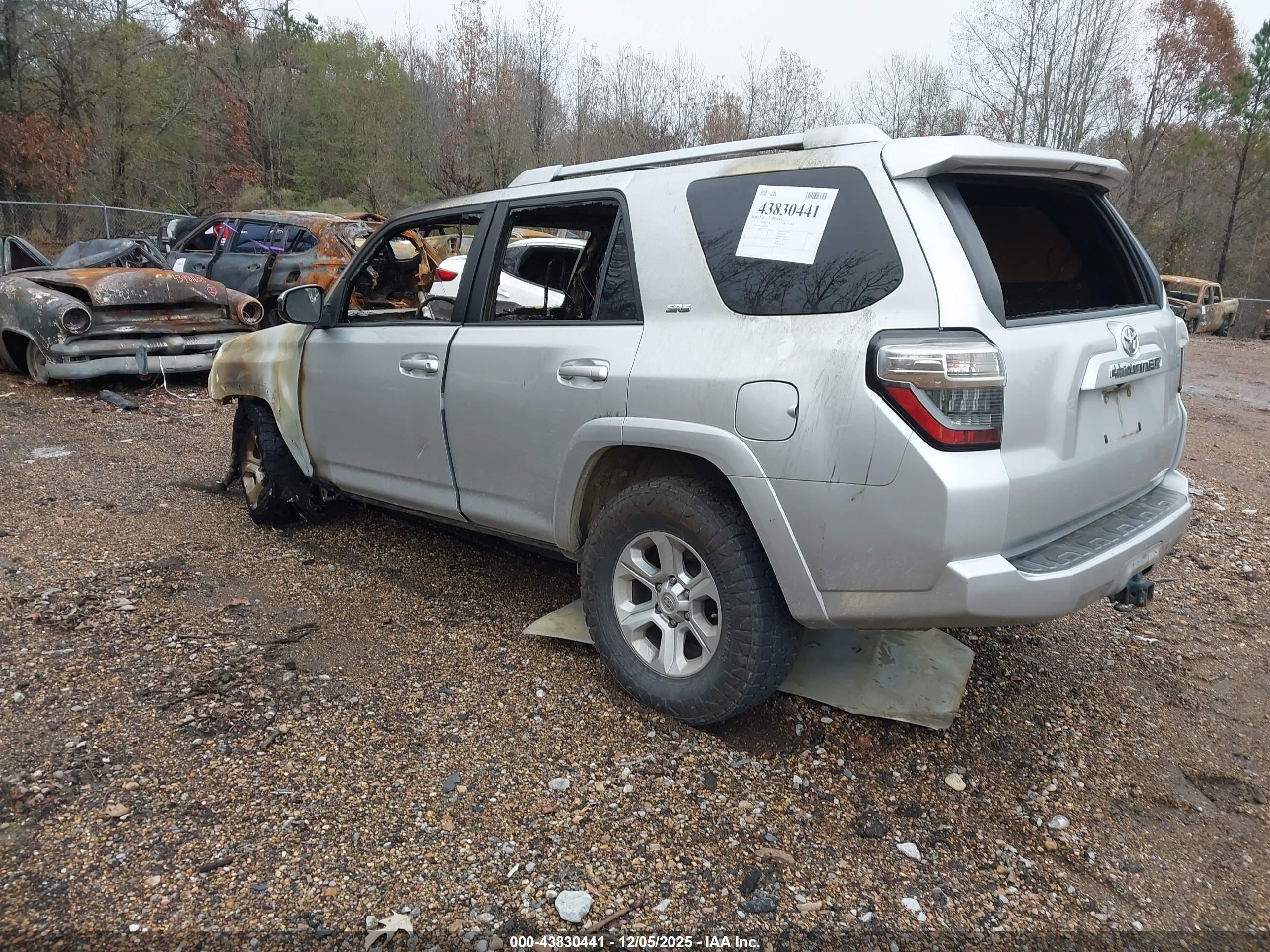 TOYOTA 4RUNNER image 3