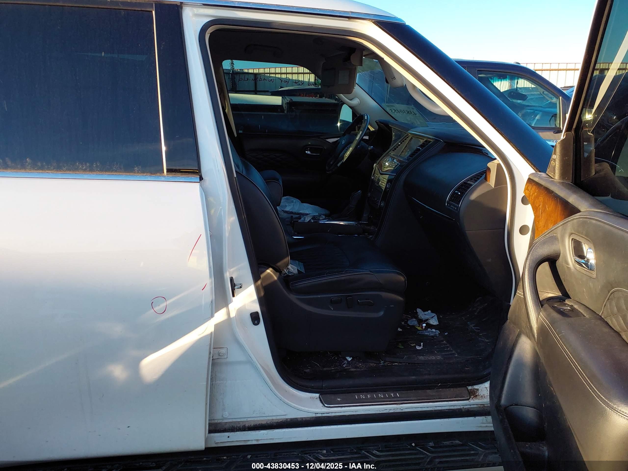 INFINITI QX80 image 5