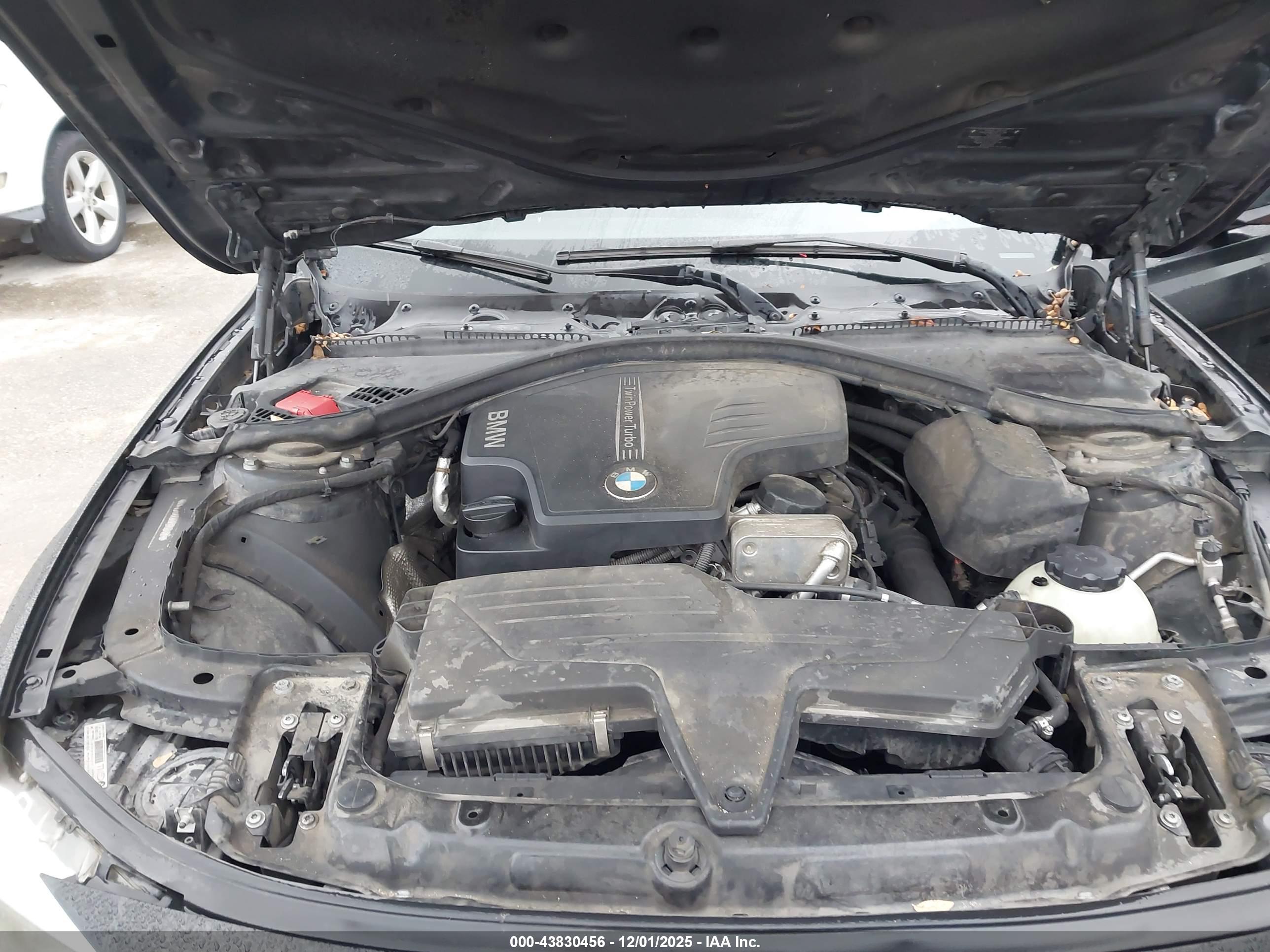 BMW 320I image 10