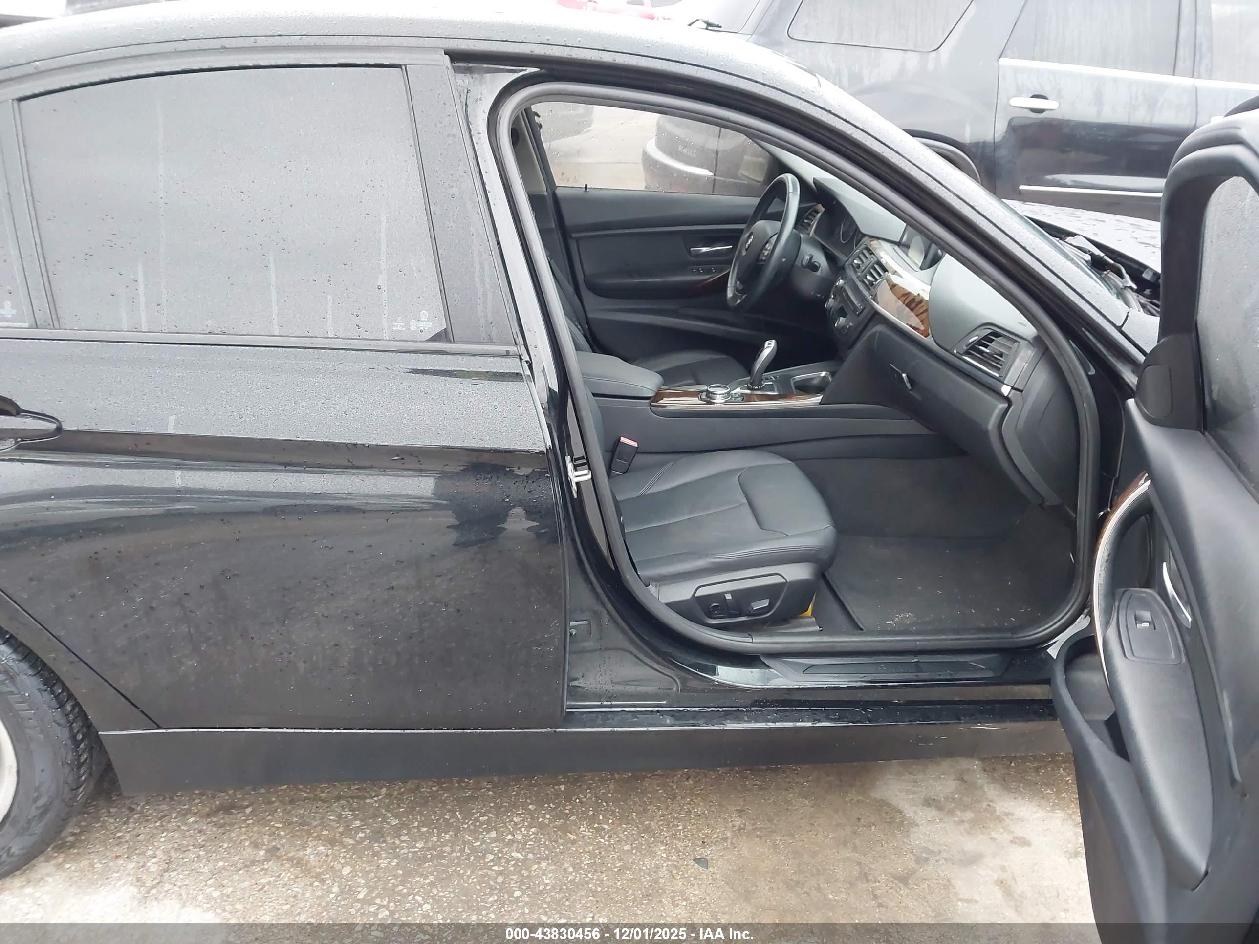BMW 320I image 5