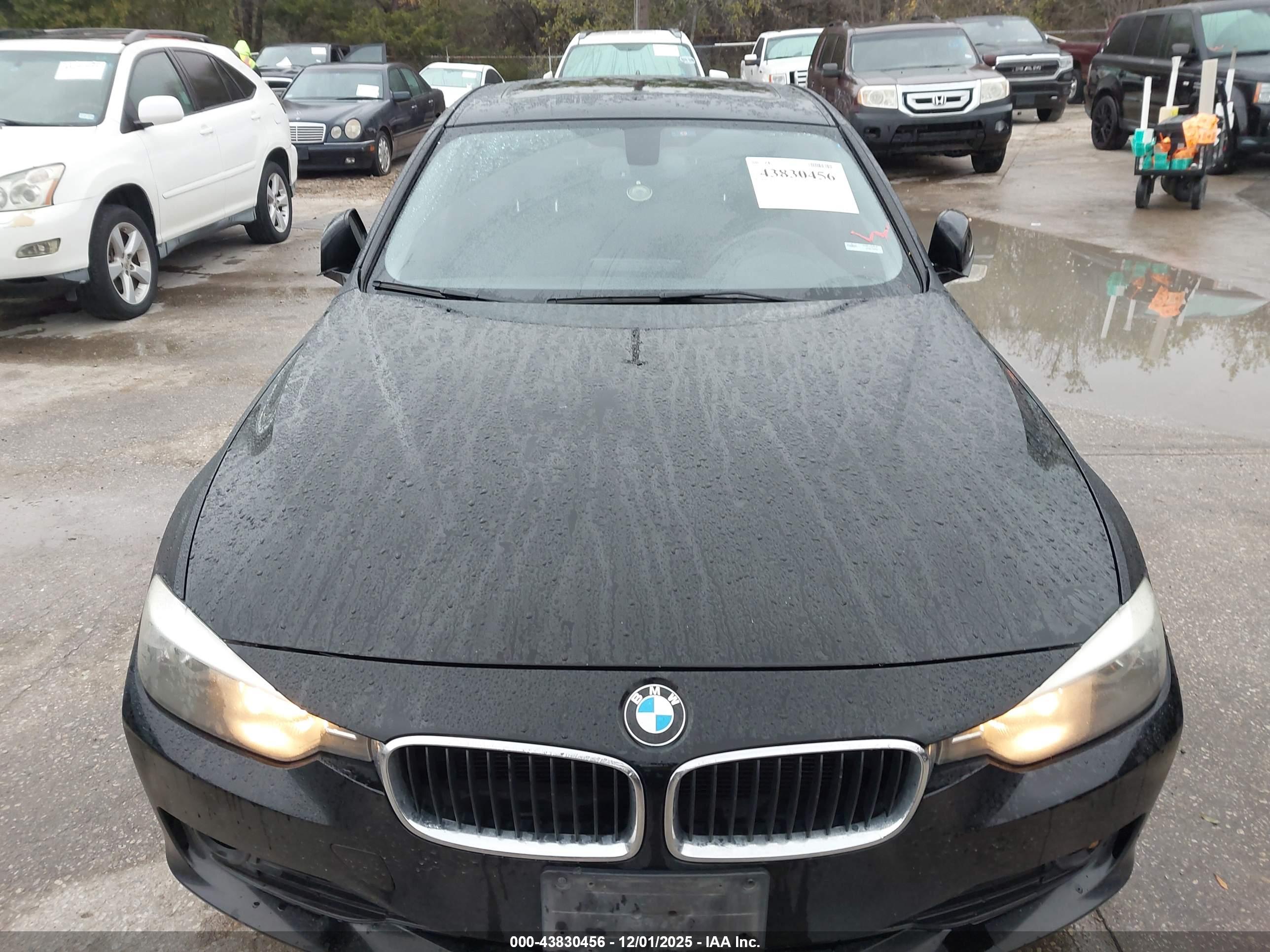 BMW 320I image 6
