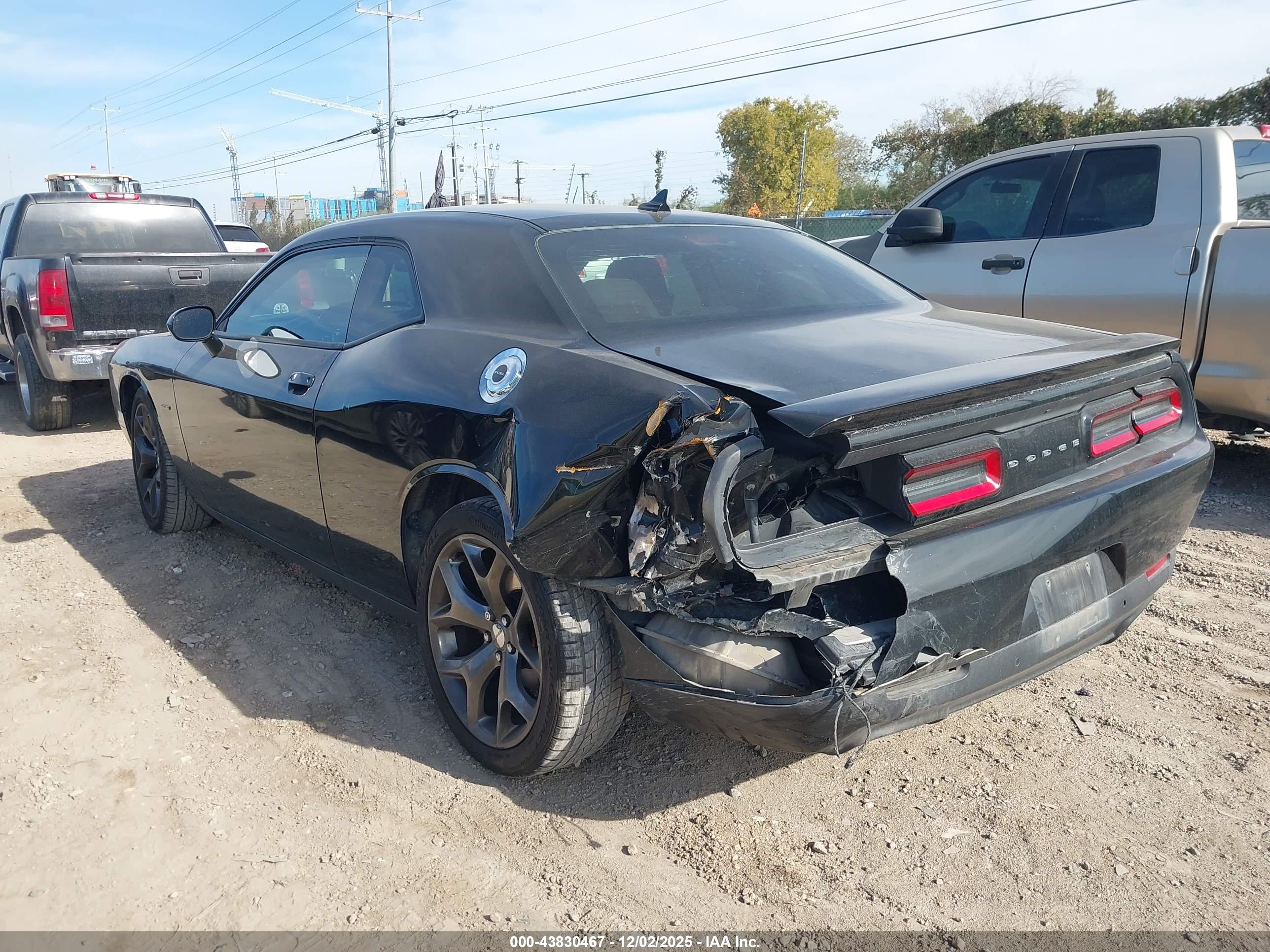 DODGE CHALLENGER image 3