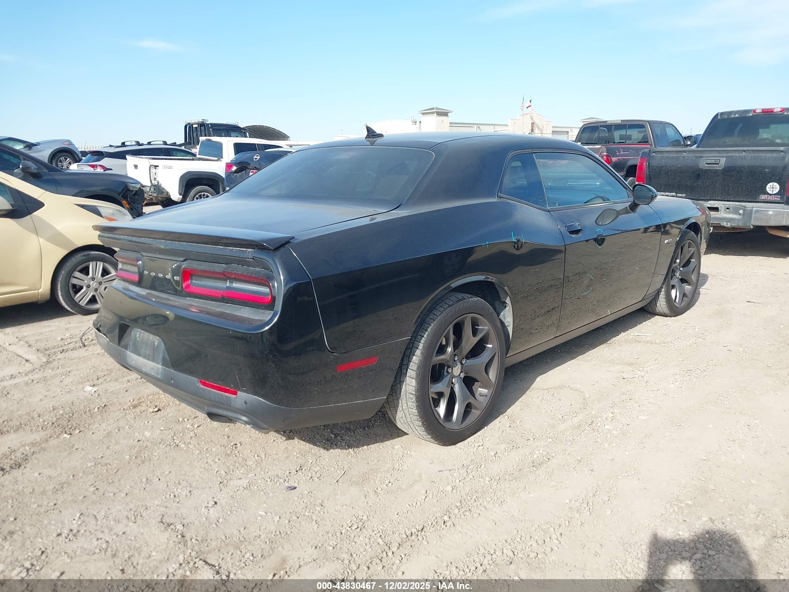 DODGE CHALLENGER image 4