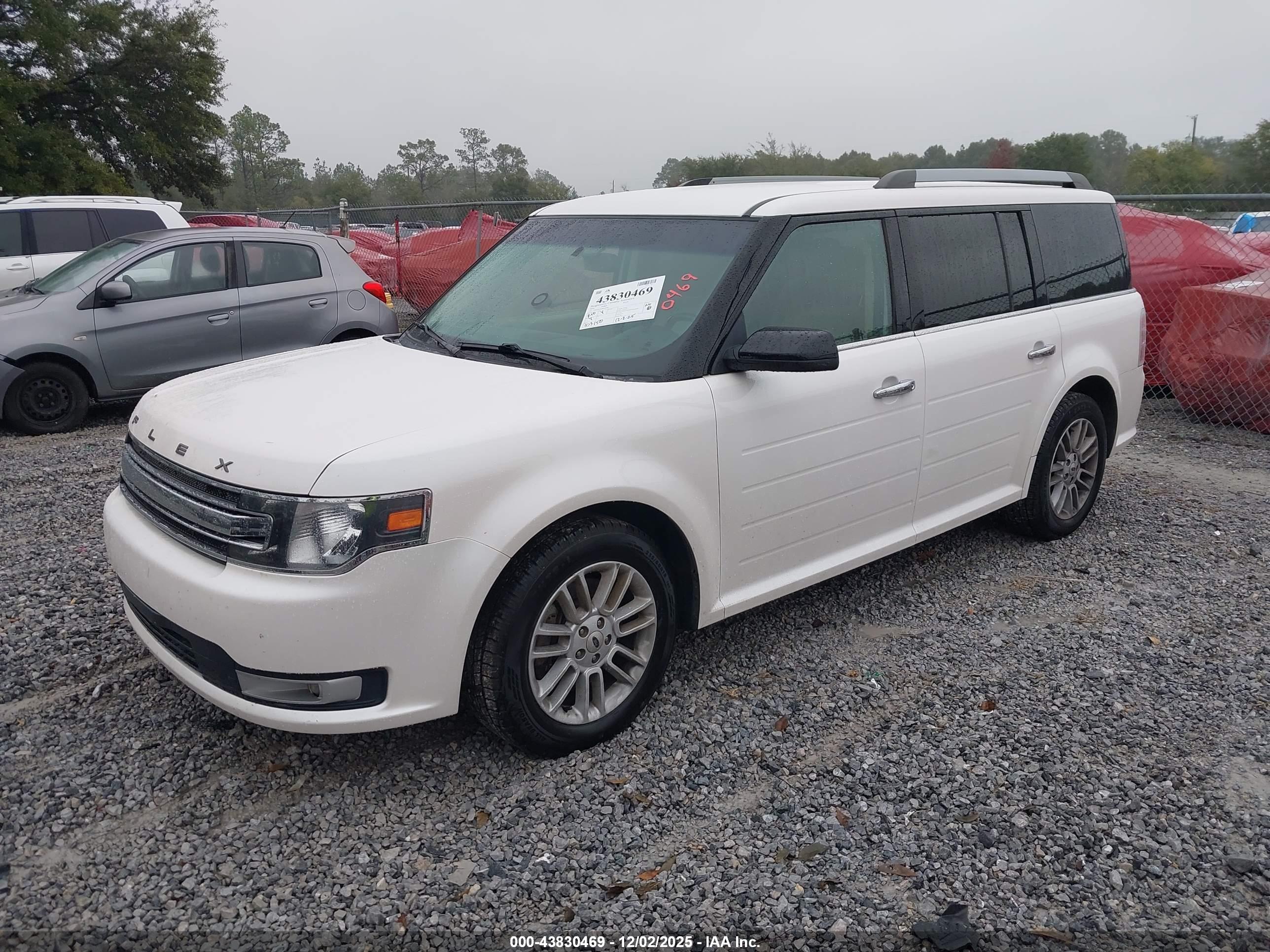 FORD FLEX image 2