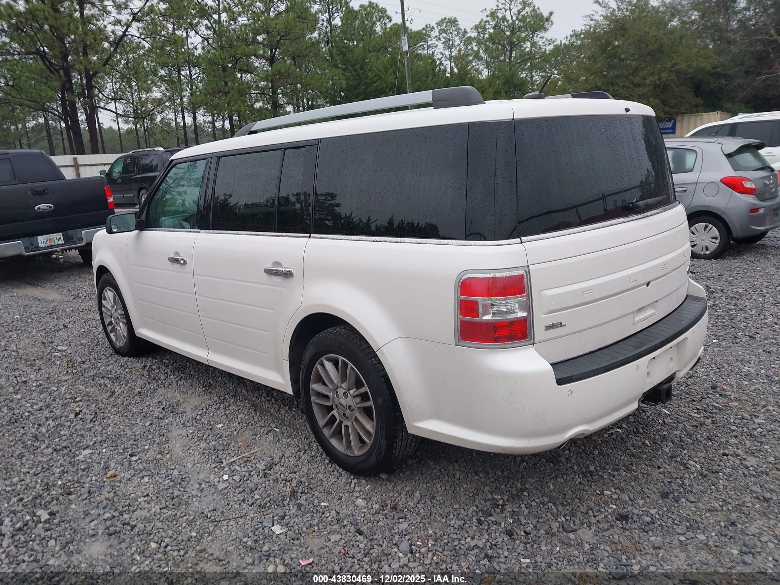 FORD FLEX image 3