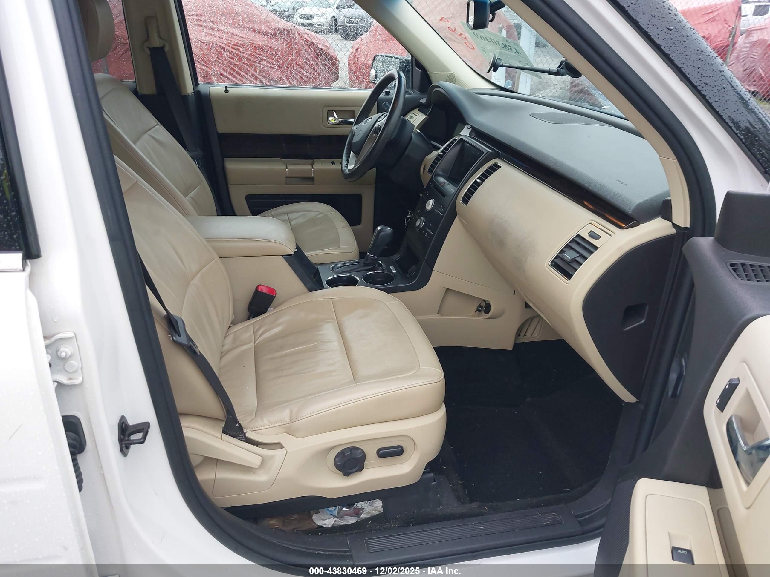 FORD FLEX image 5