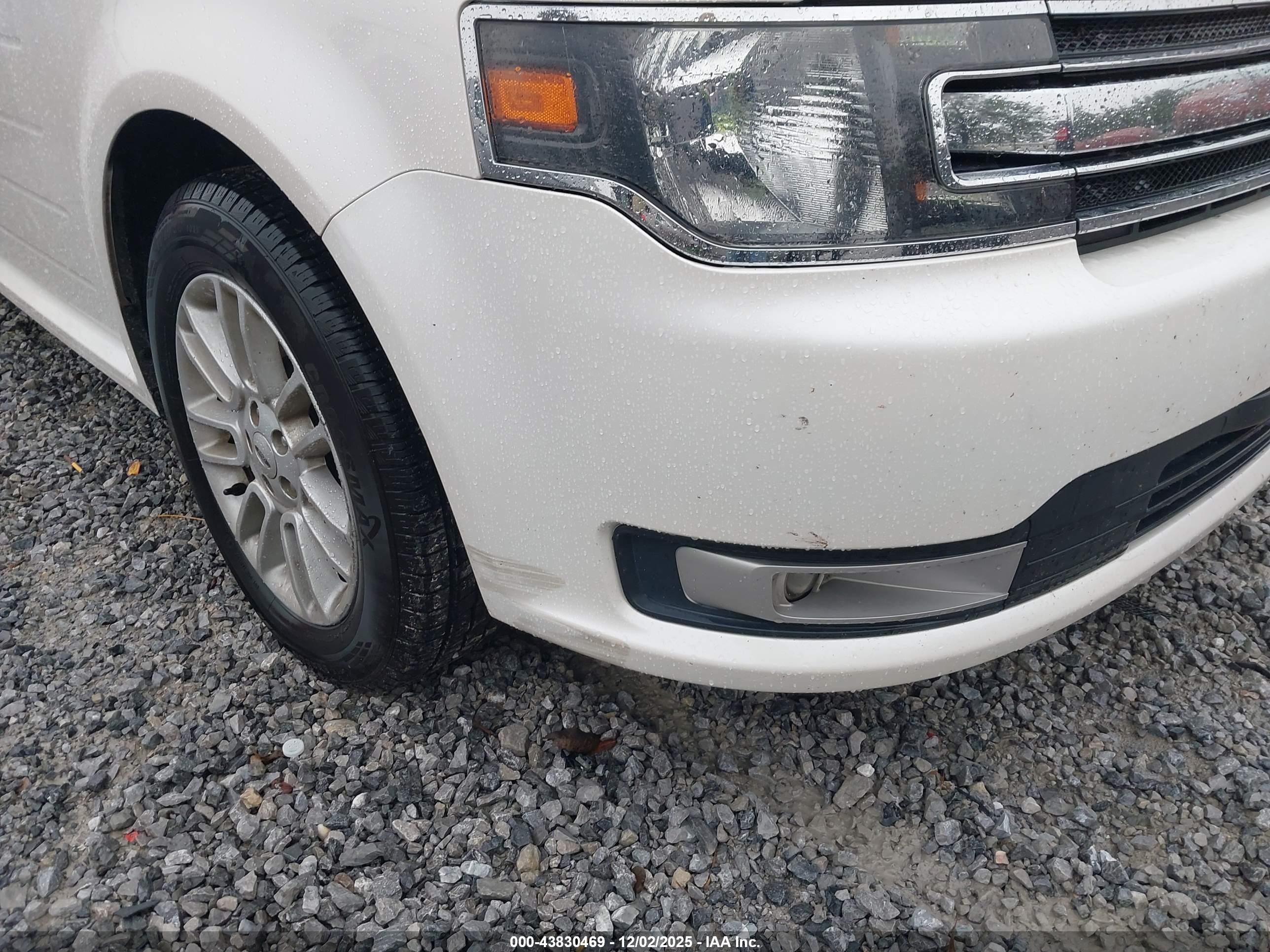FORD FLEX image 6
