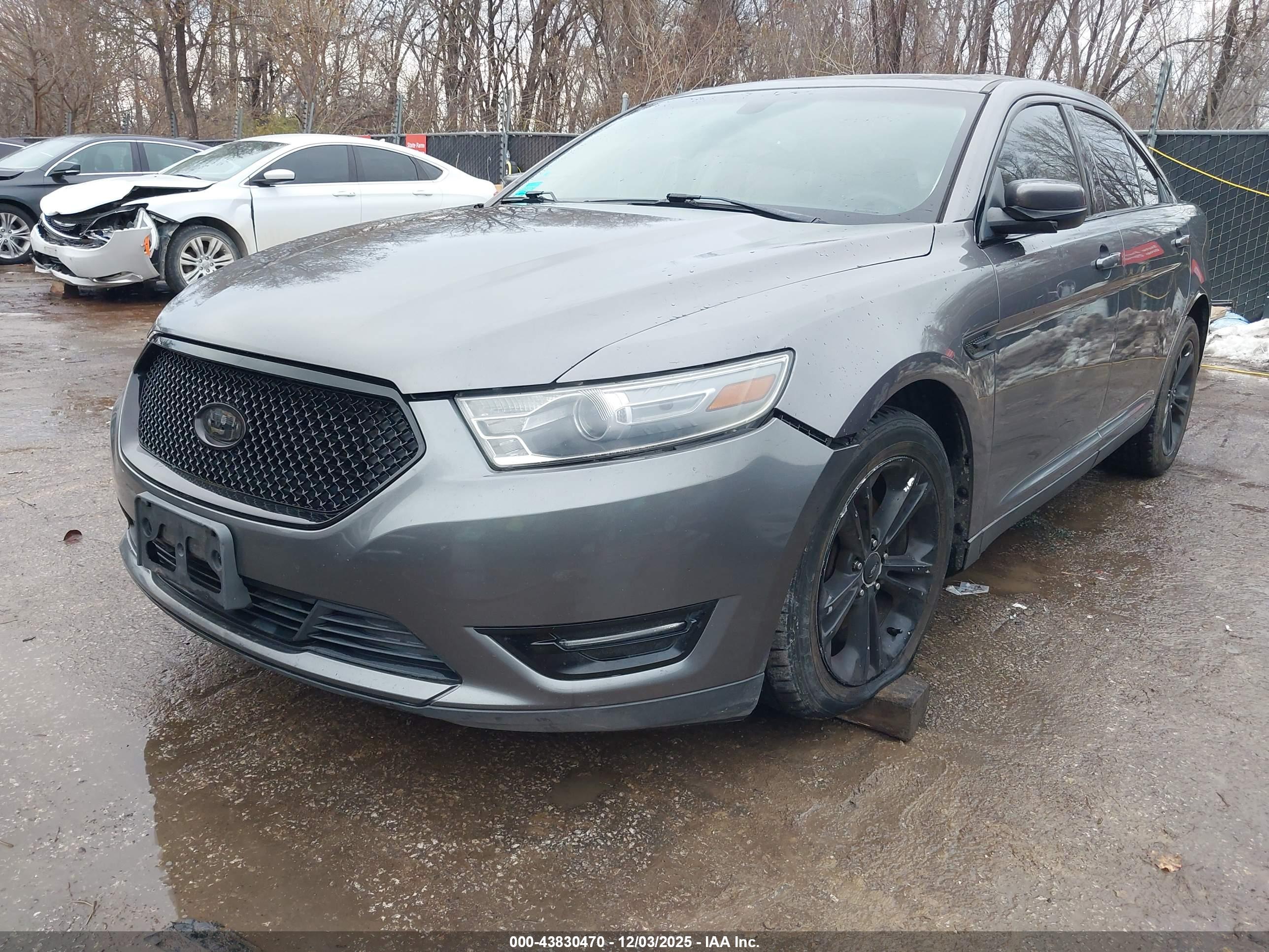 FORD TAURUS image 2