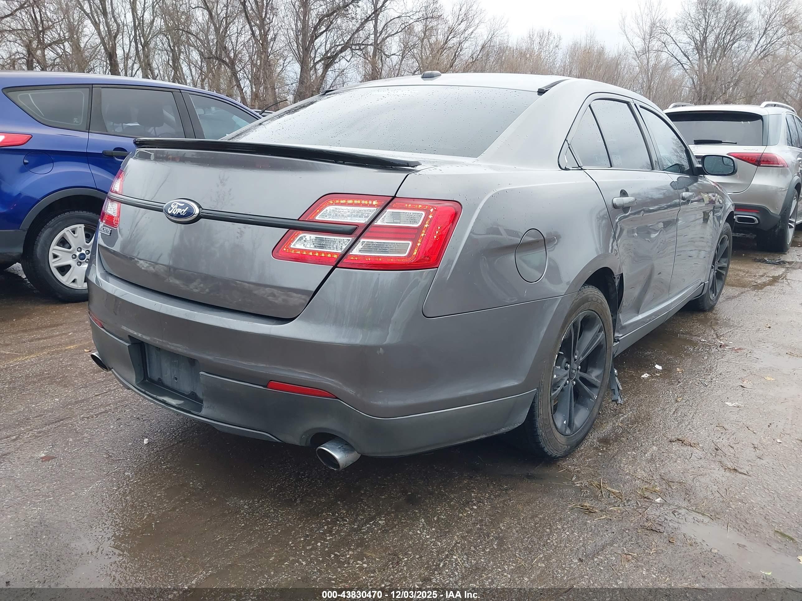 FORD TAURUS image 4