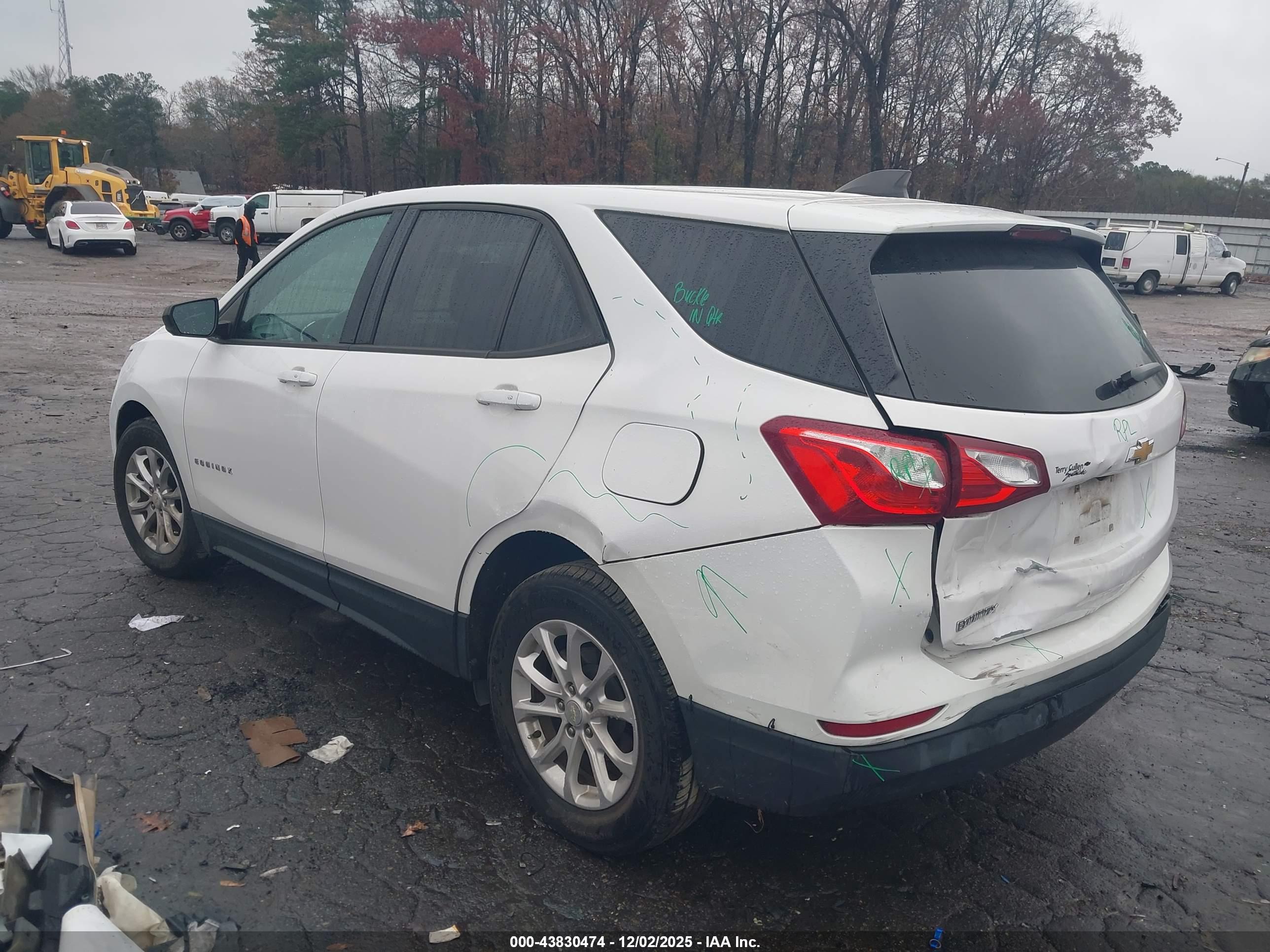 CHEVROLET EQUINOX image 3