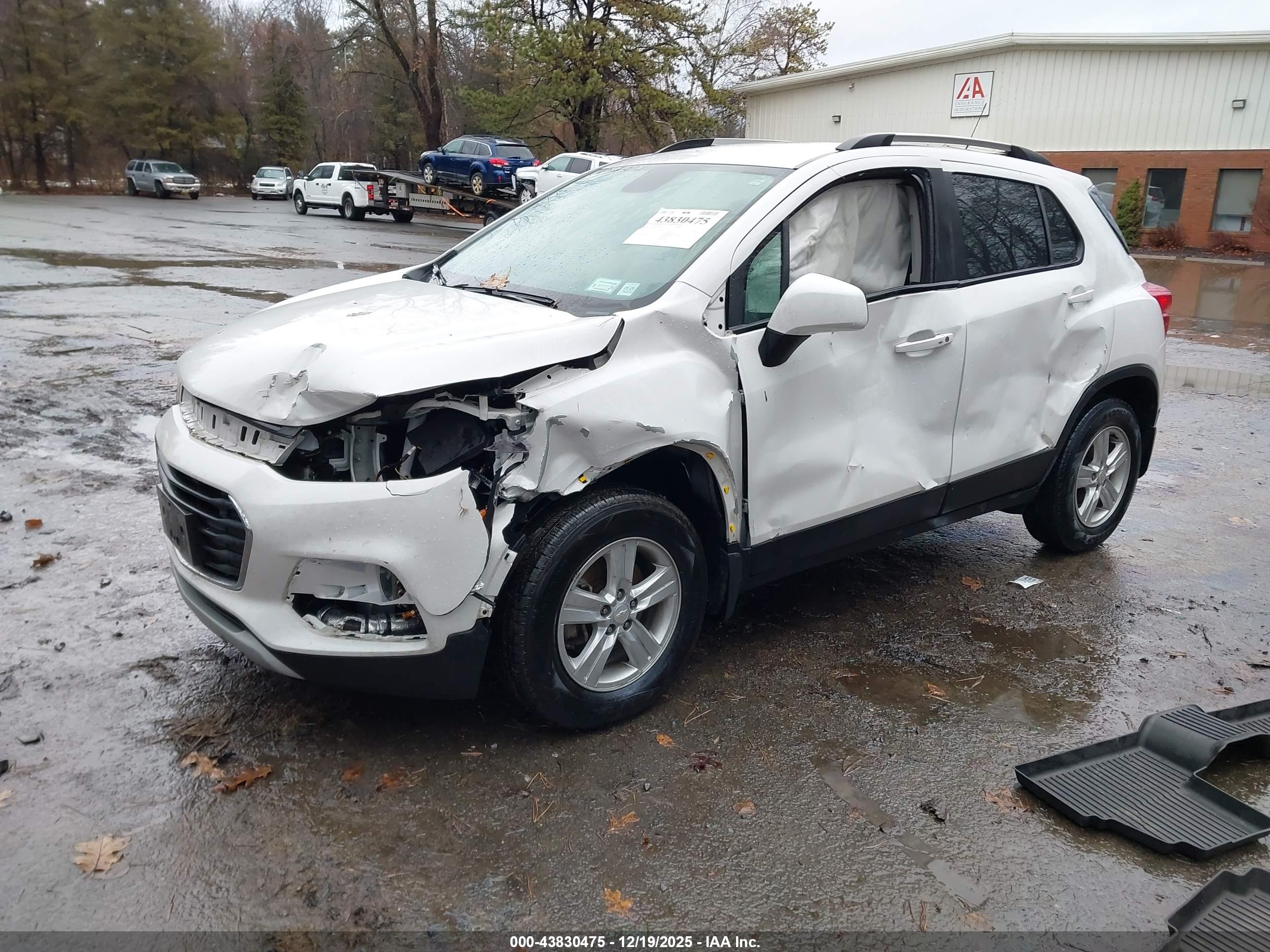 CHEVROLET TRAX image 2