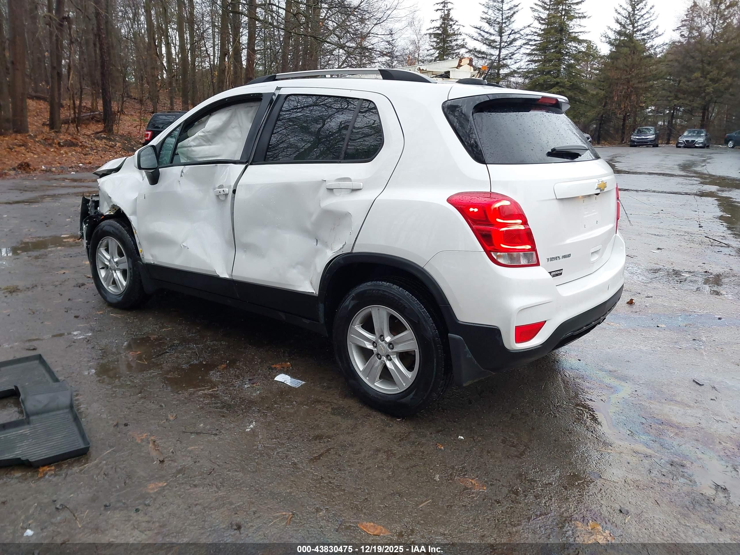 CHEVROLET TRAX image 3