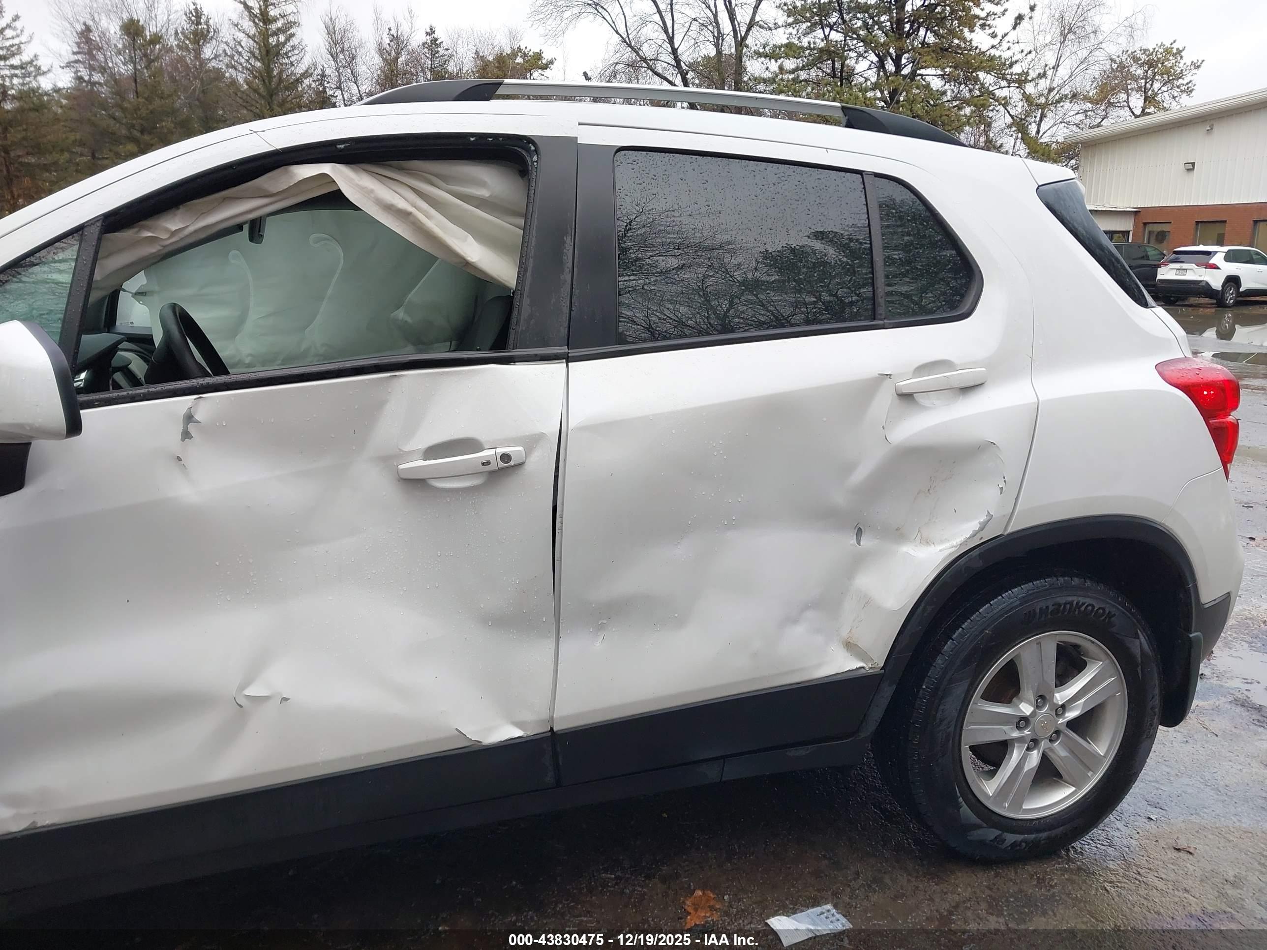 CHEVROLET TRAX image 6