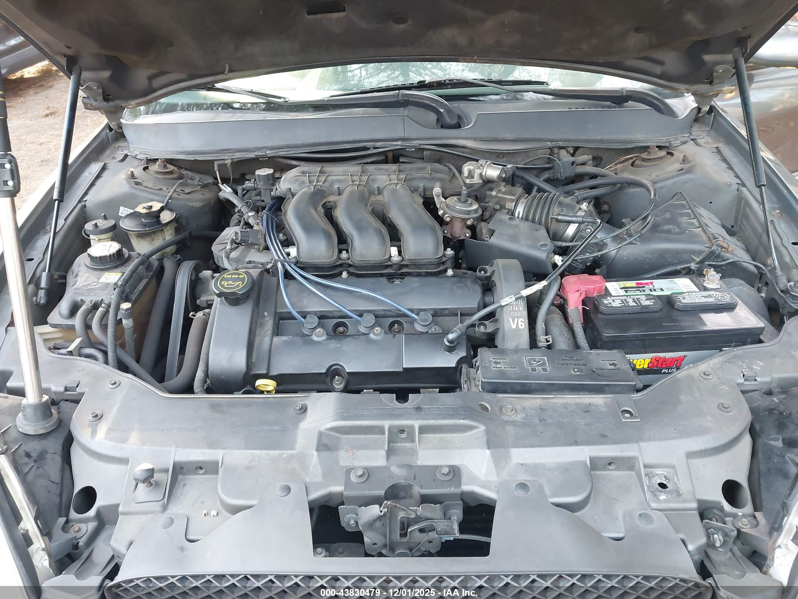 FORD TAURUS image 10