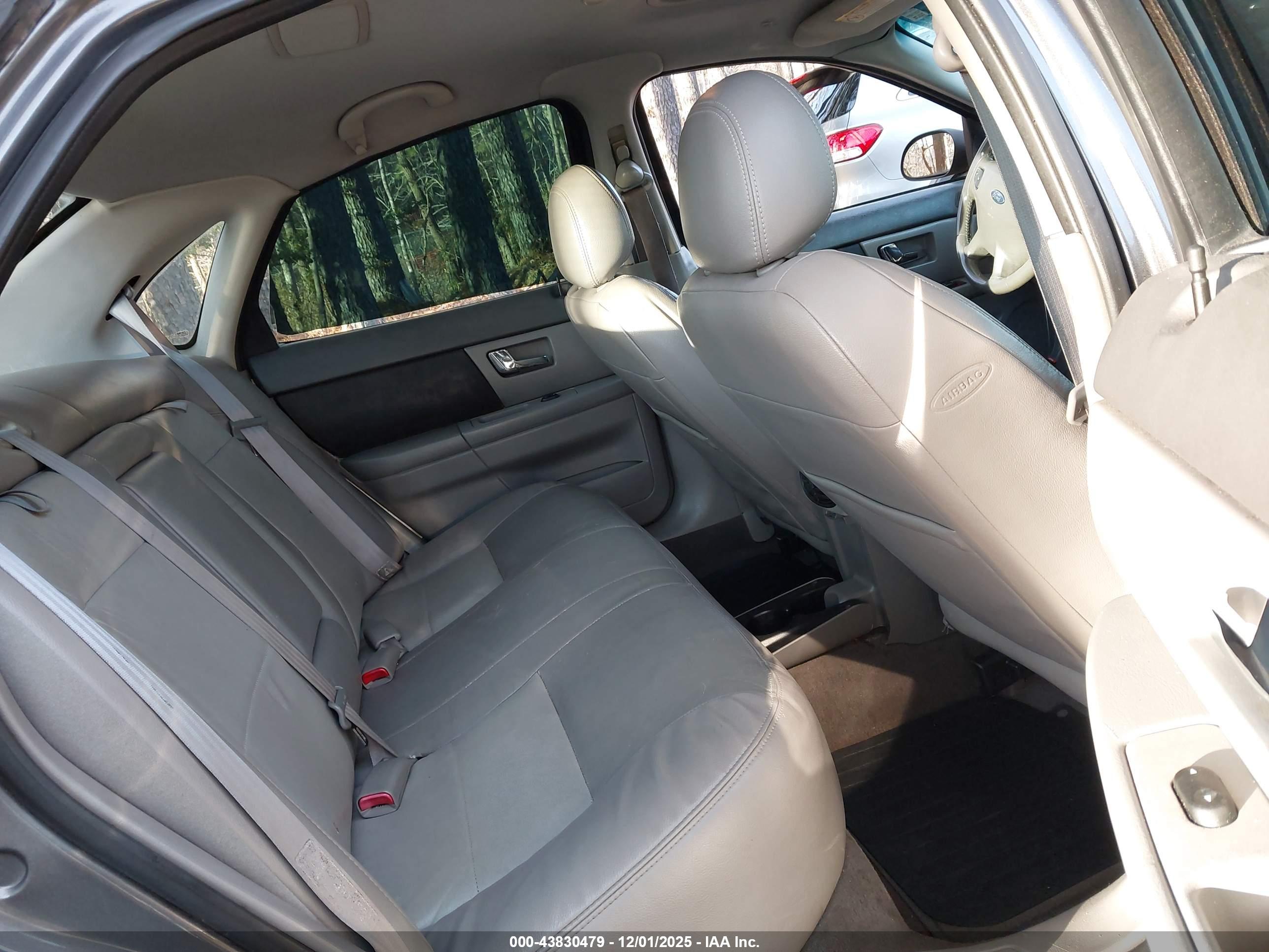 FORD TAURUS image 8