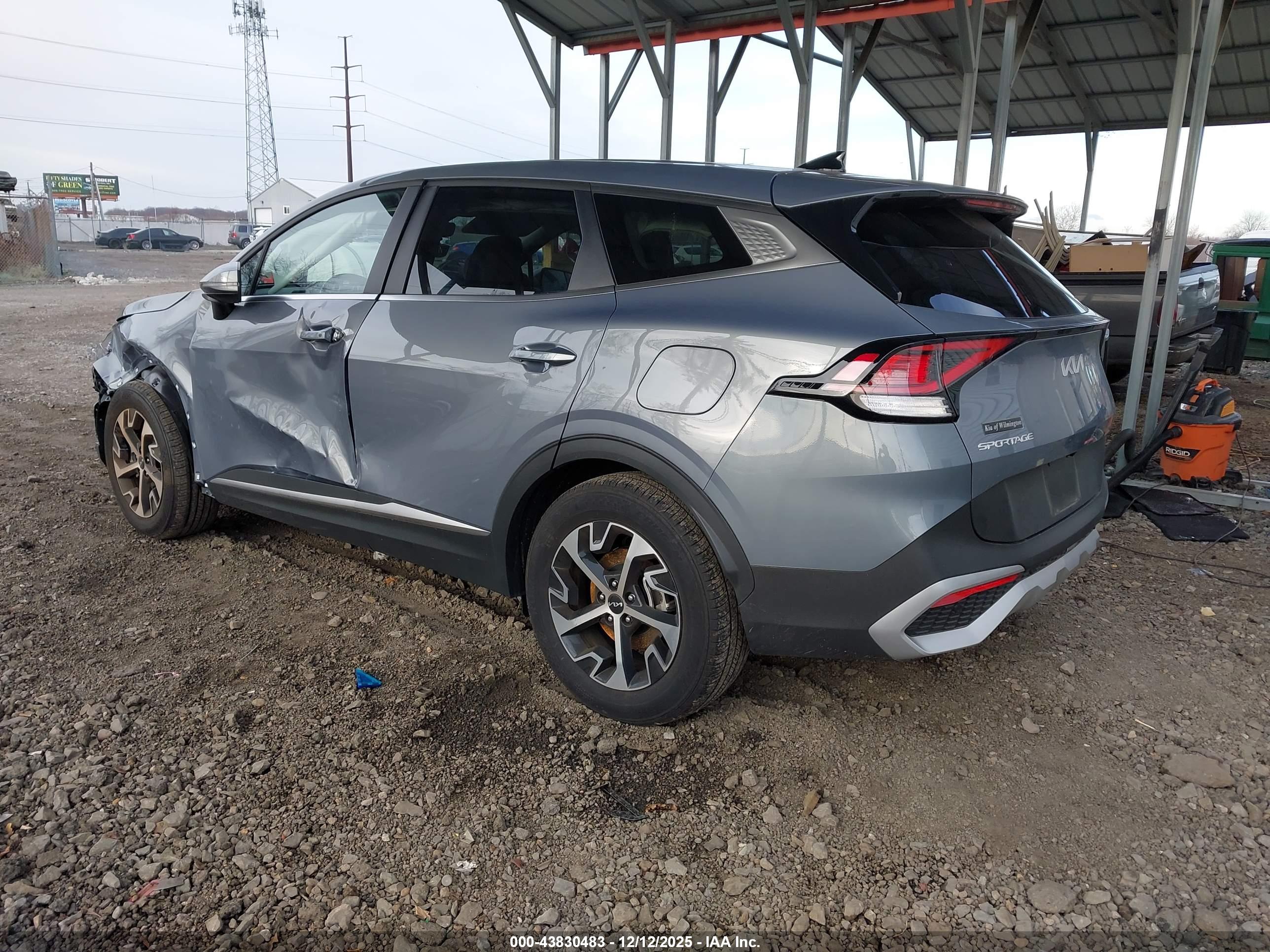 KIA SPORTAGE image 3