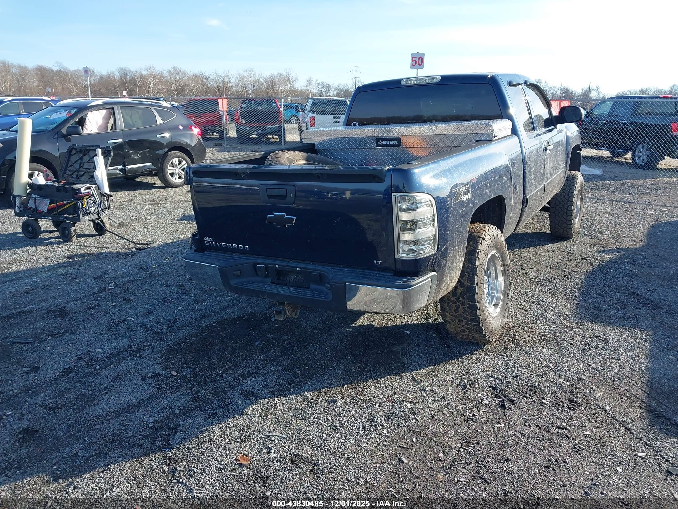 CHEVROLET SILVERADO image 4